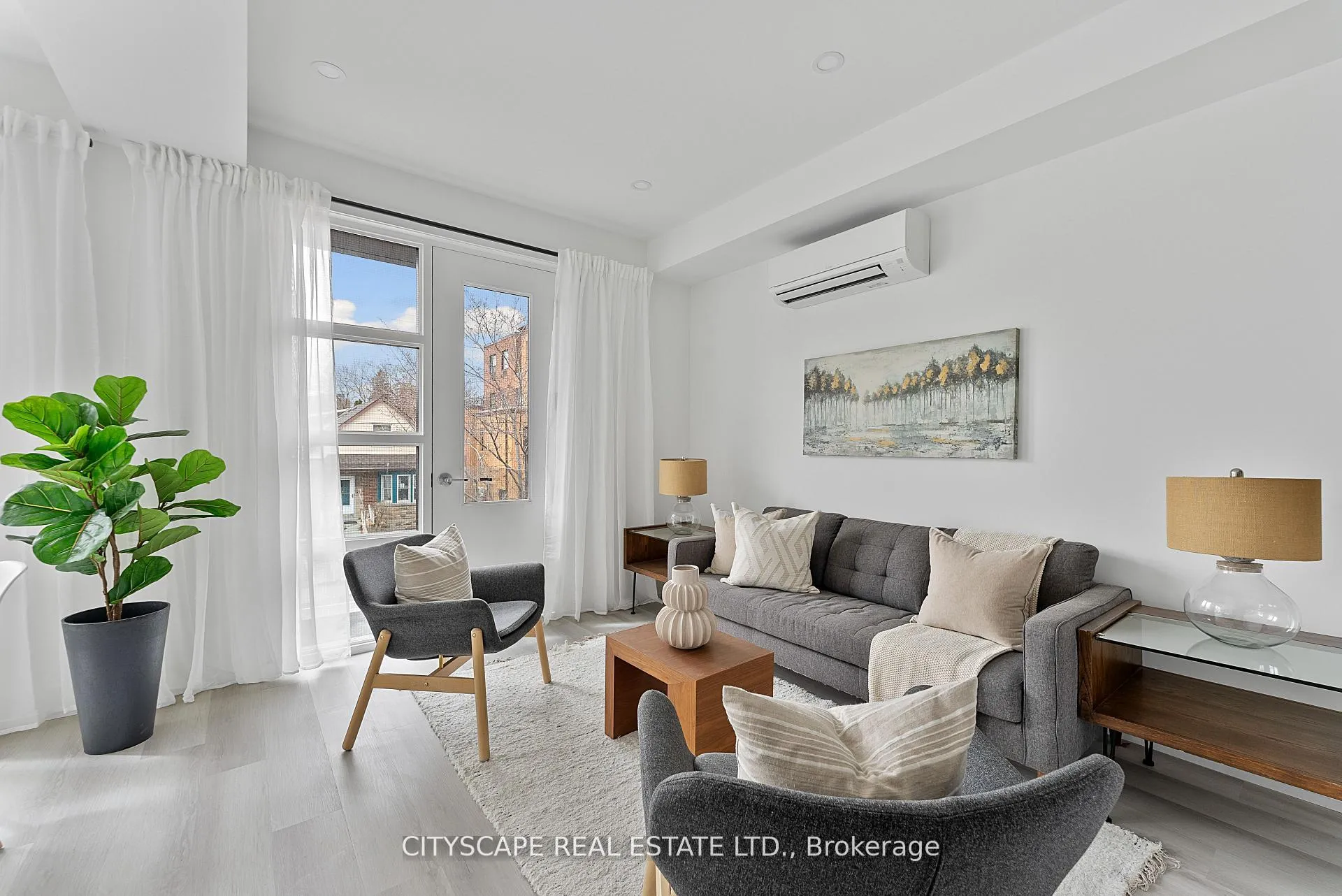 Photo 8 of Unit 4 Upper, 587 Oakwood Avenue, Toronto, Oakwood Village — HOMEH