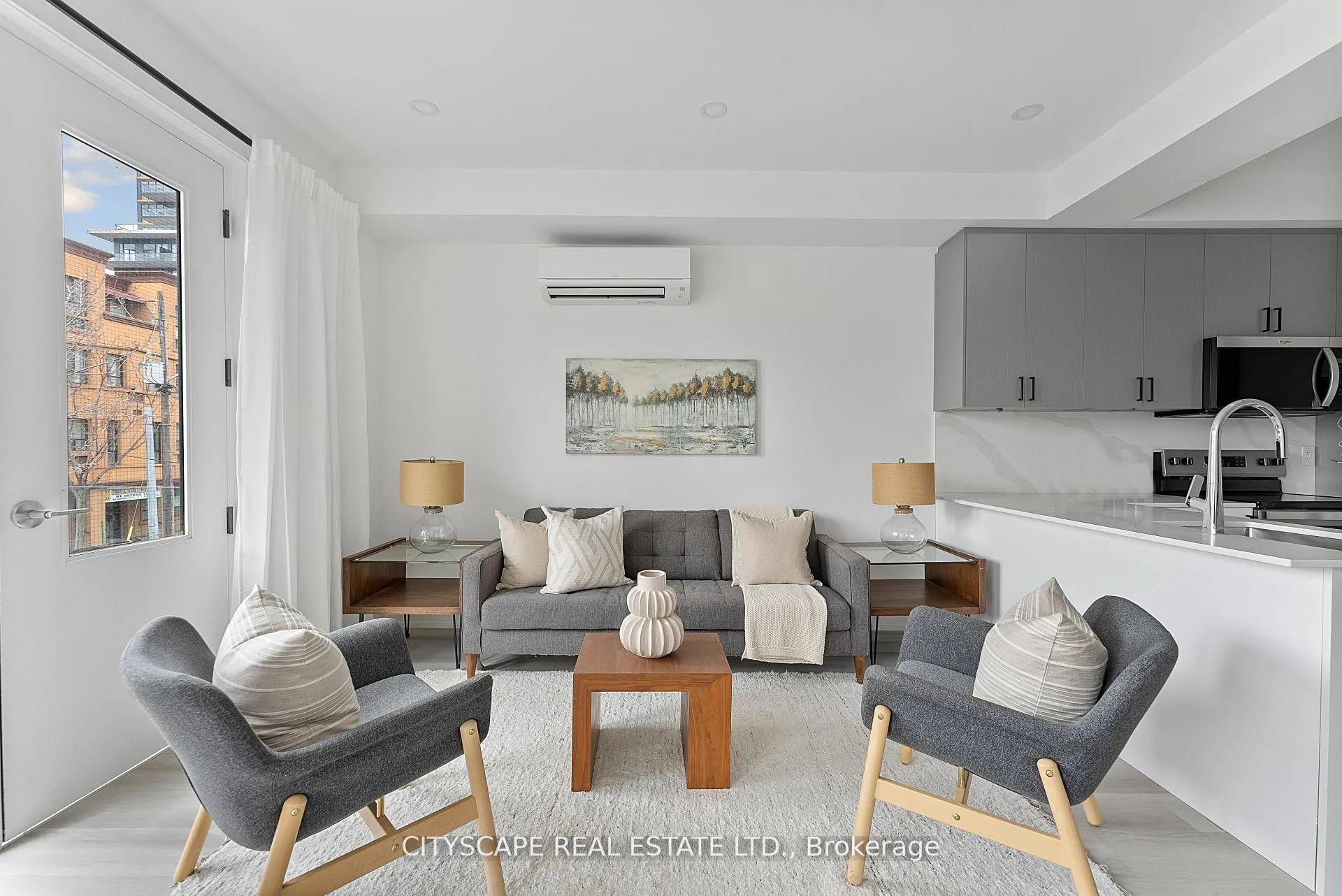 Photo 10 of Unit 4 Upper, 587 Oakwood Avenue, Toronto, Oakwood Village — HOMEH