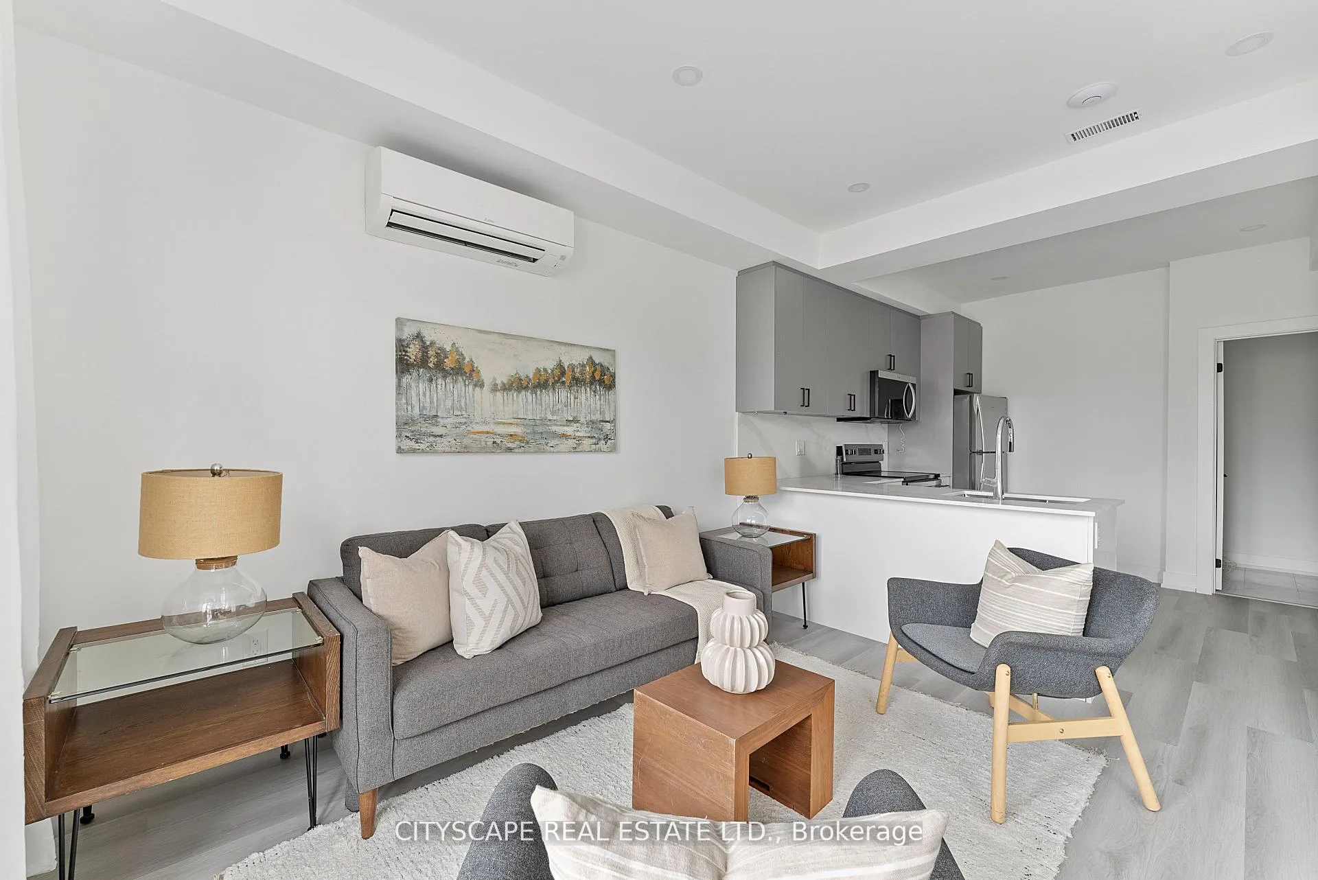 Photo 12 of Unit 4 Upper, 587 Oakwood Avenue, Toronto, Oakwood Village — HOMEH