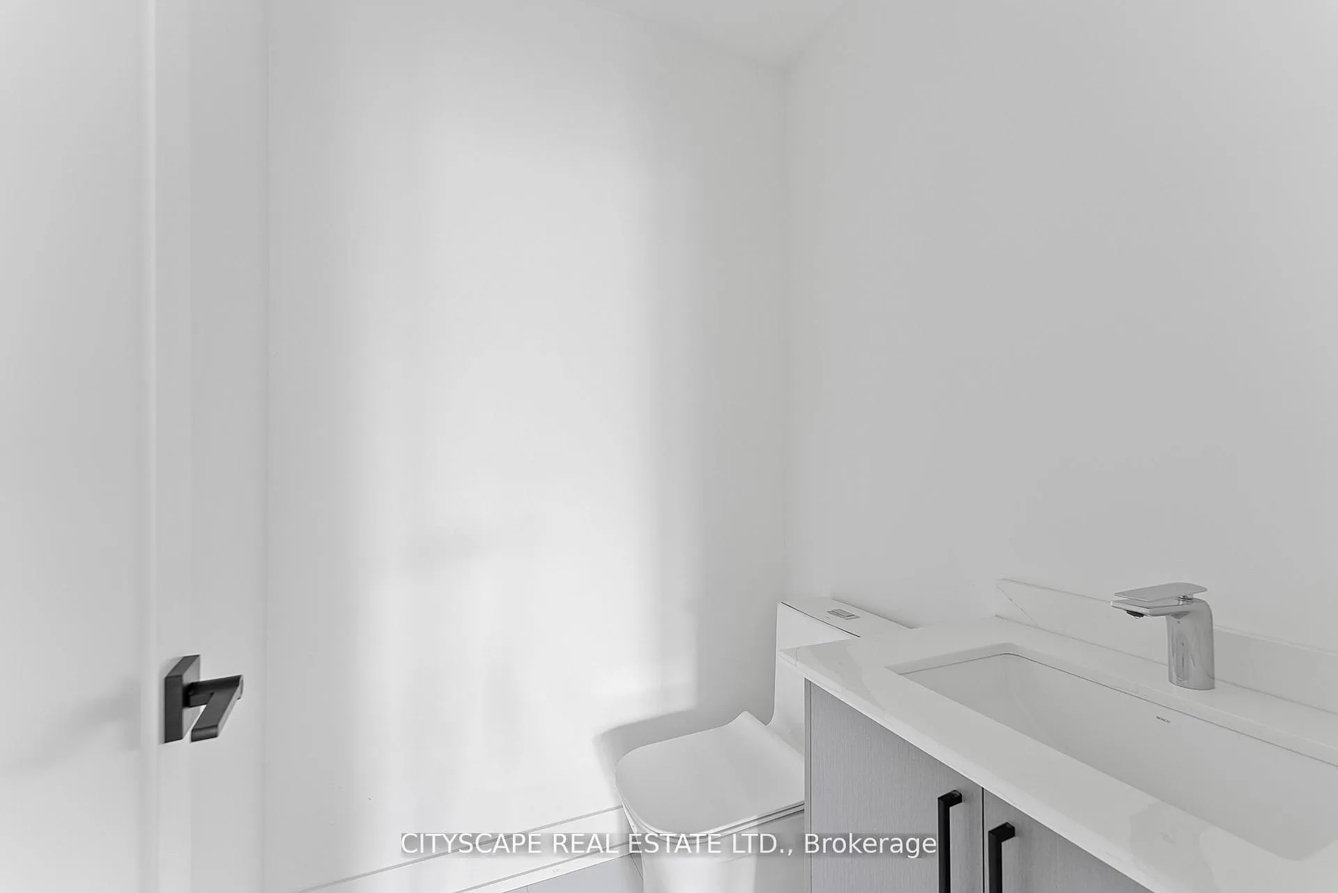 Photo 17 of Unit 4 Upper, 587 Oakwood Avenue, Toronto, Oakwood Village — HOMEH
