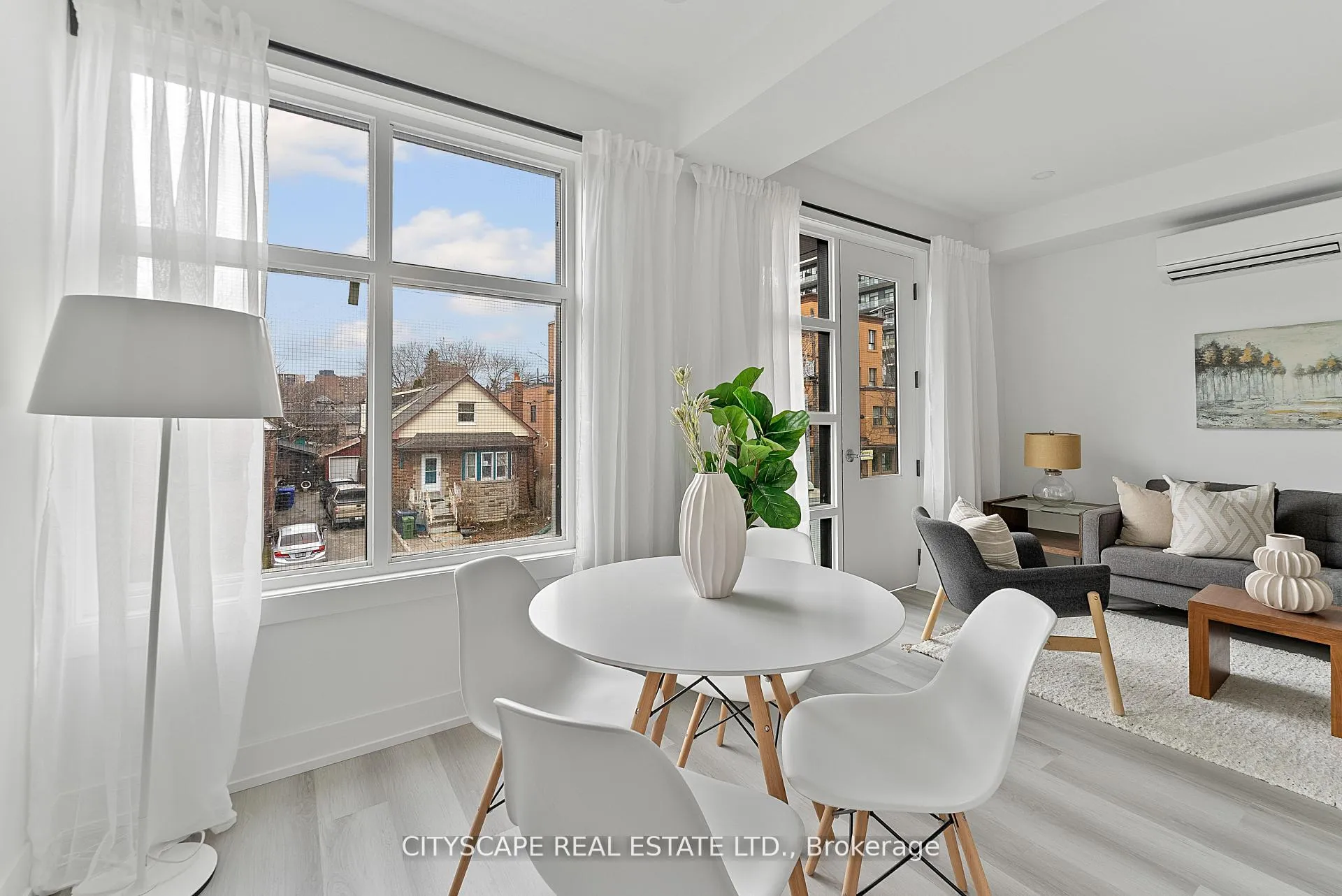 Photo 18 of Unit 4 Upper, 587 Oakwood Avenue, Toronto, Oakwood Village — HOMEH
