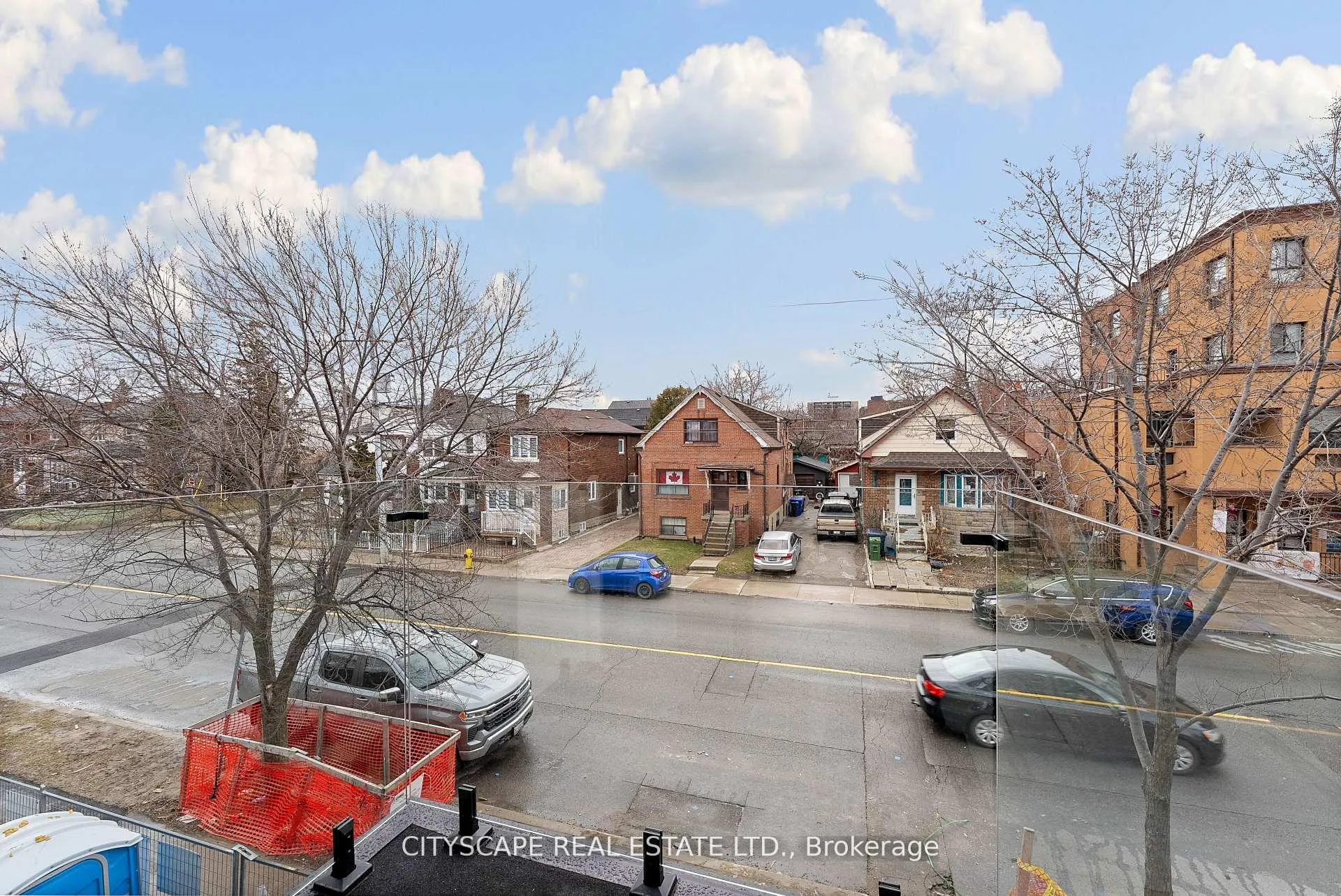 Photo 19 of Unit 4 Upper, 587 Oakwood Avenue, Toronto, Oakwood Village — HOMEH
