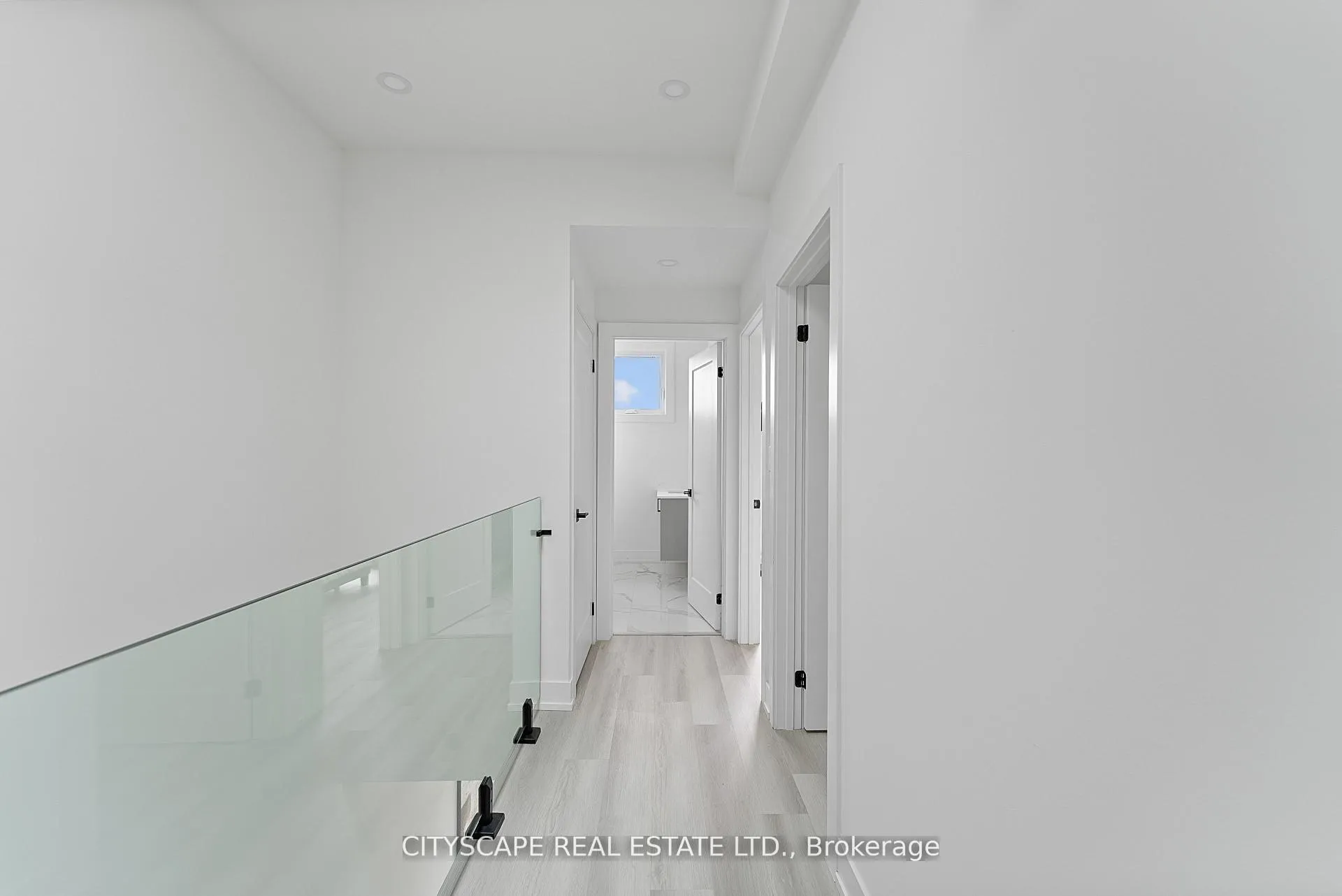 Photo 20 of Unit 4 Upper, 587 Oakwood Avenue, Toronto, Oakwood Village — HOMEH