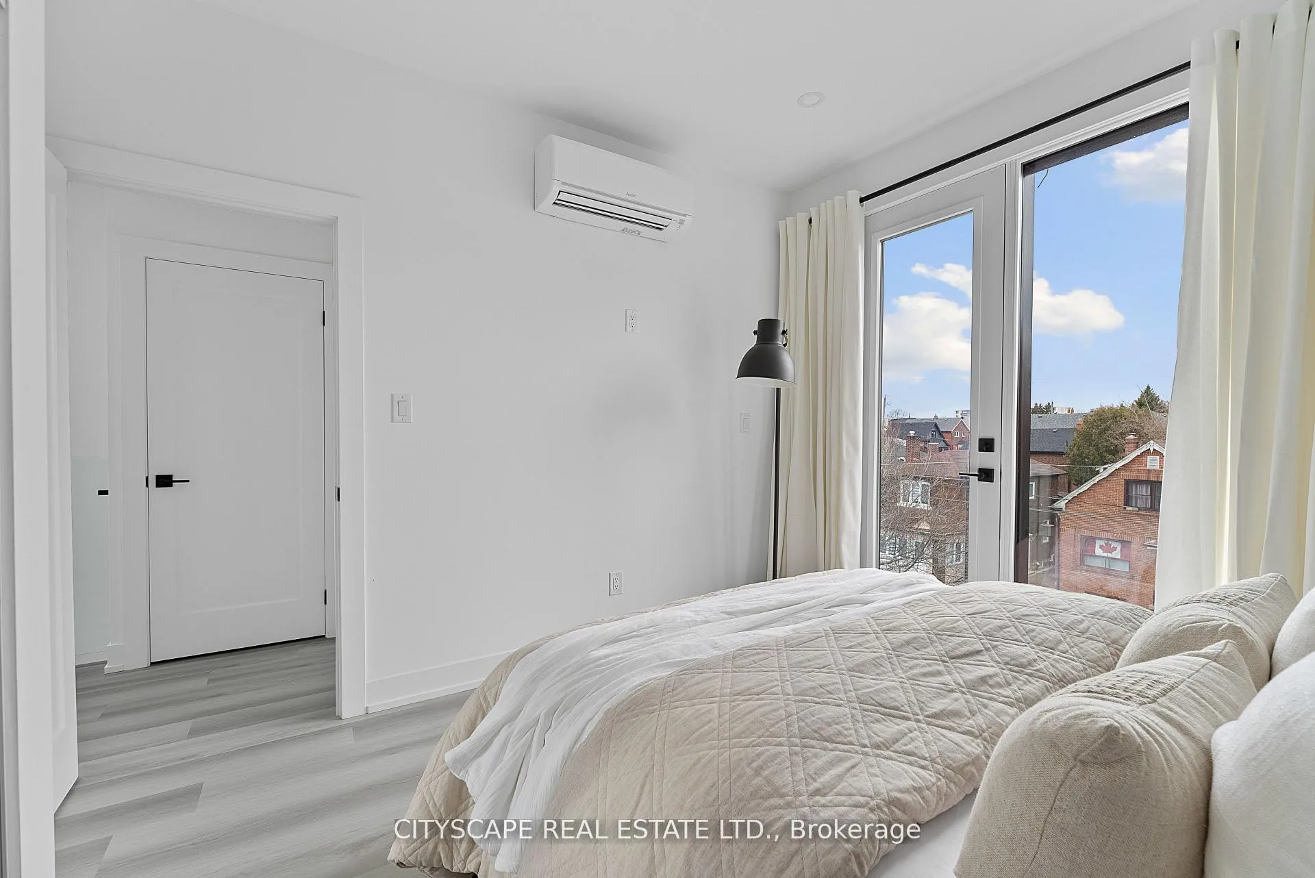 Photo 24 of Unit 4 Upper, 587 Oakwood Avenue, Toronto, Oakwood Village — HOMEH