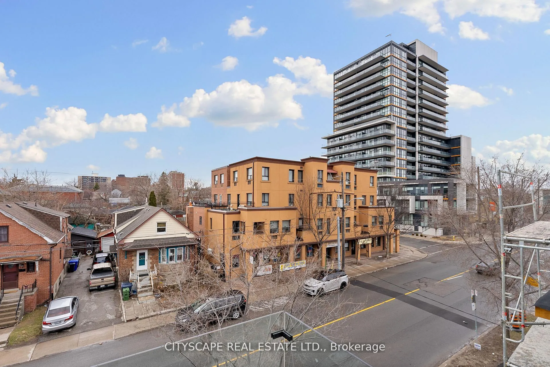 Photo 36 of Unit 4 Upper, 587 Oakwood Avenue, Toronto, Oakwood Village — HOMEH