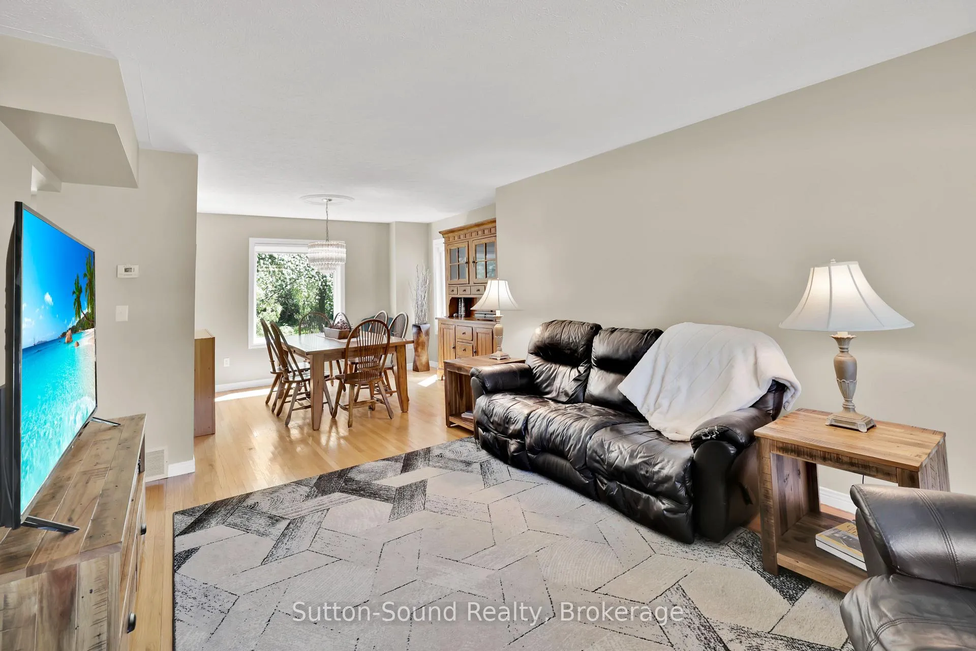 Photo 10 of 69 Maria Street, Arran-Elderslie — HOMEH