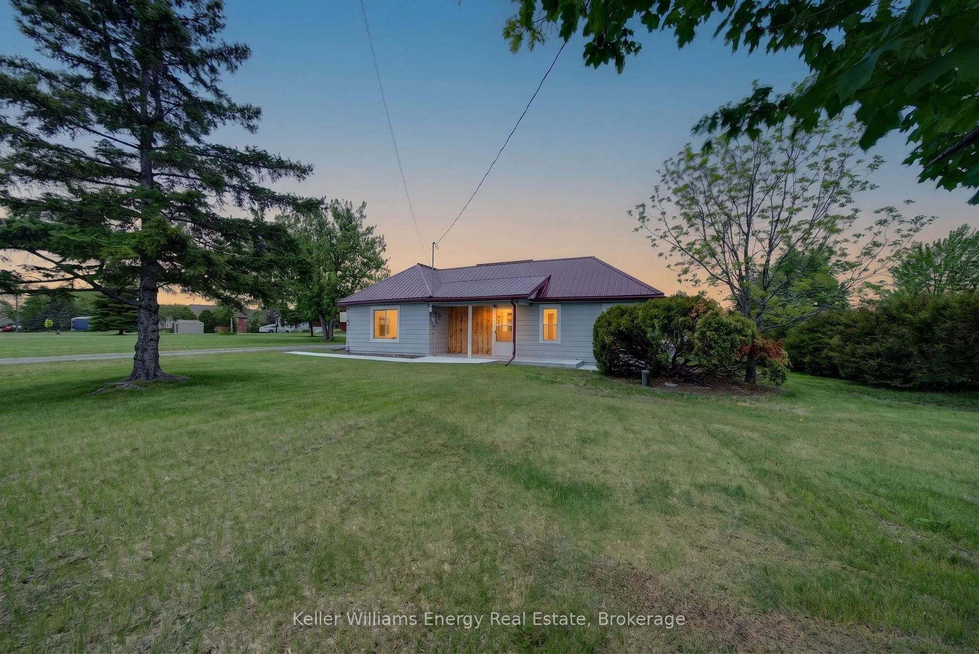 Photo 2 of 1534 County Road 35, Prince Edward County, Sophiasburg Ward — HOMEH