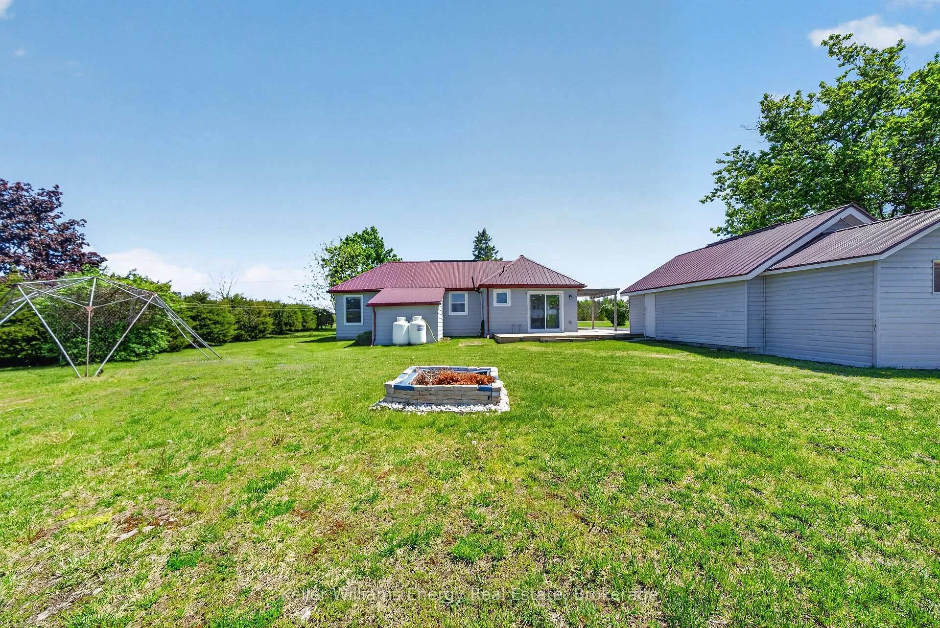 Photo 38 of 1534 County Road 35, Prince Edward County, Sophiasburg Ward — HOMEH