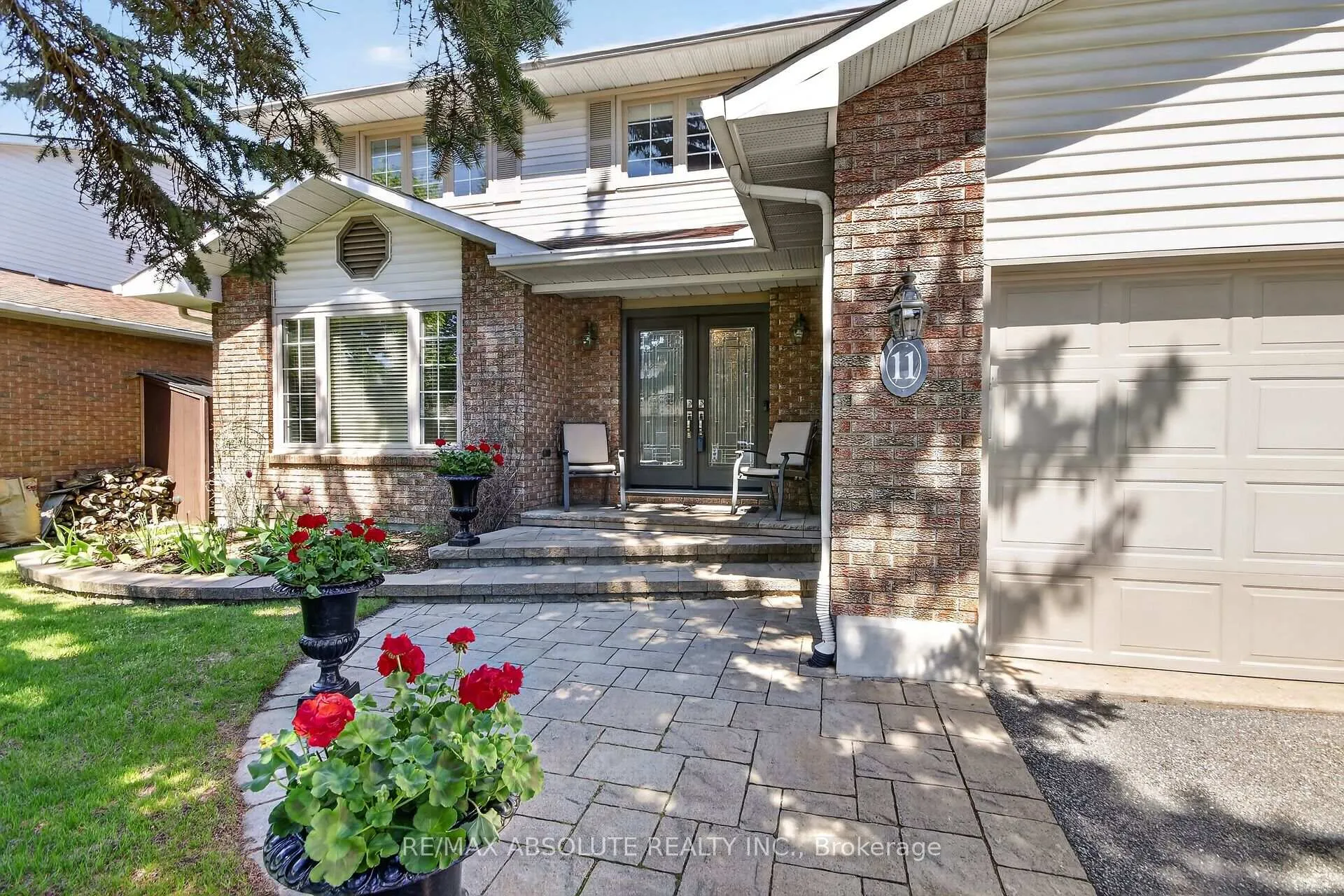 Photo 3 of 11 Mancil Drive, Ottawa, Barrhaven - Knollsbrook — HOMEH