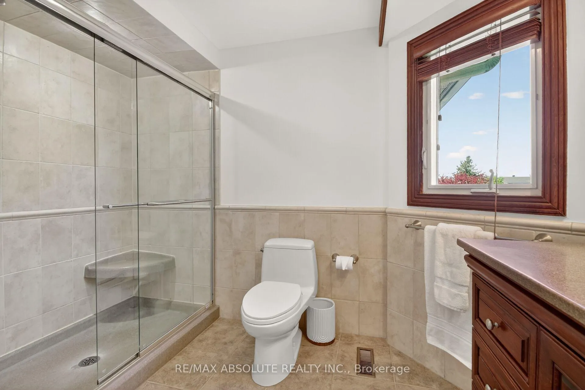 Photo 35 of 11 Mancil Drive, Ottawa, Barrhaven - Knollsbrook — HOMEH