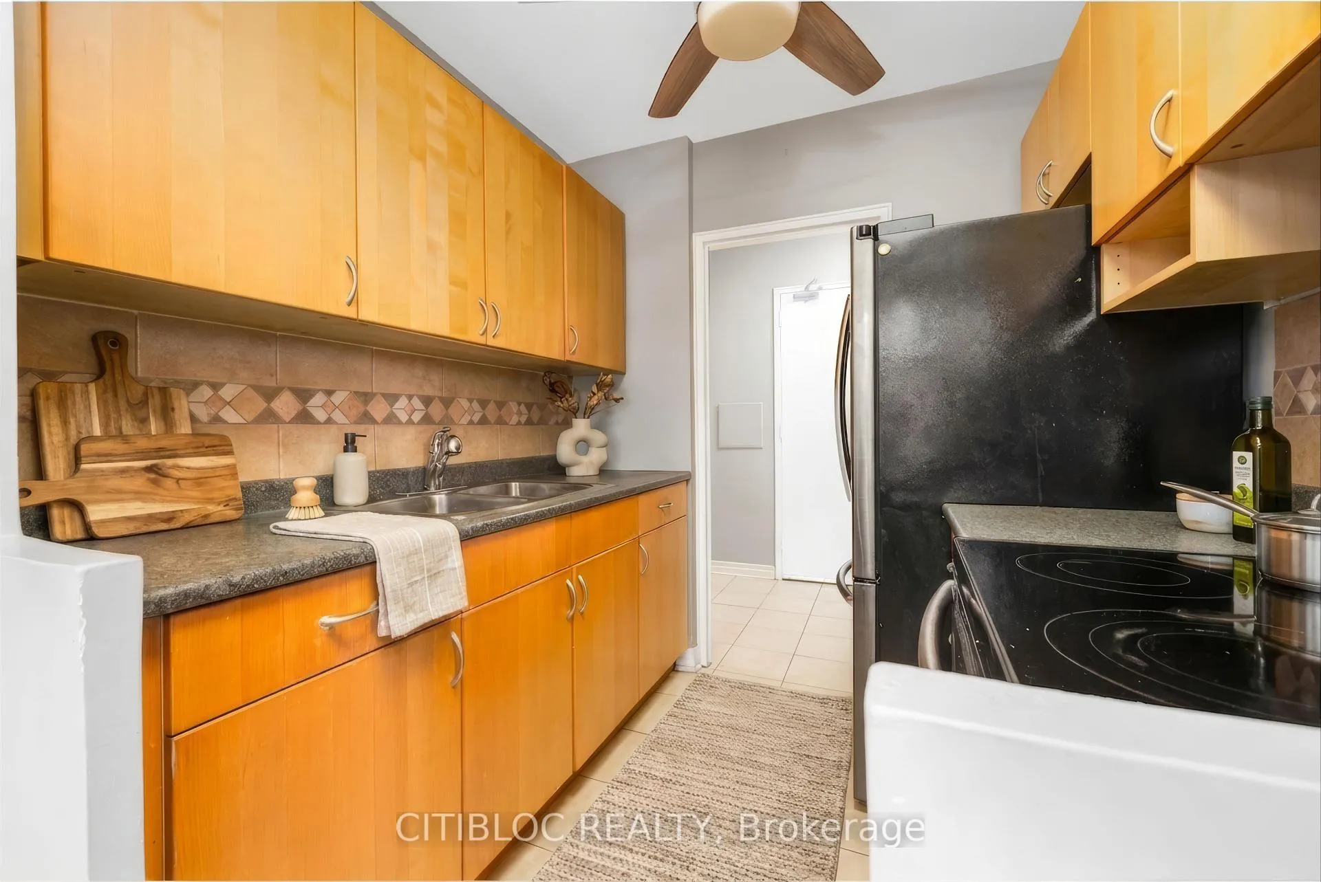 Photo 14 of Unit 201, 219 Wilson Avenue, Toronto, Bedford Park-Nortown — HOMEH