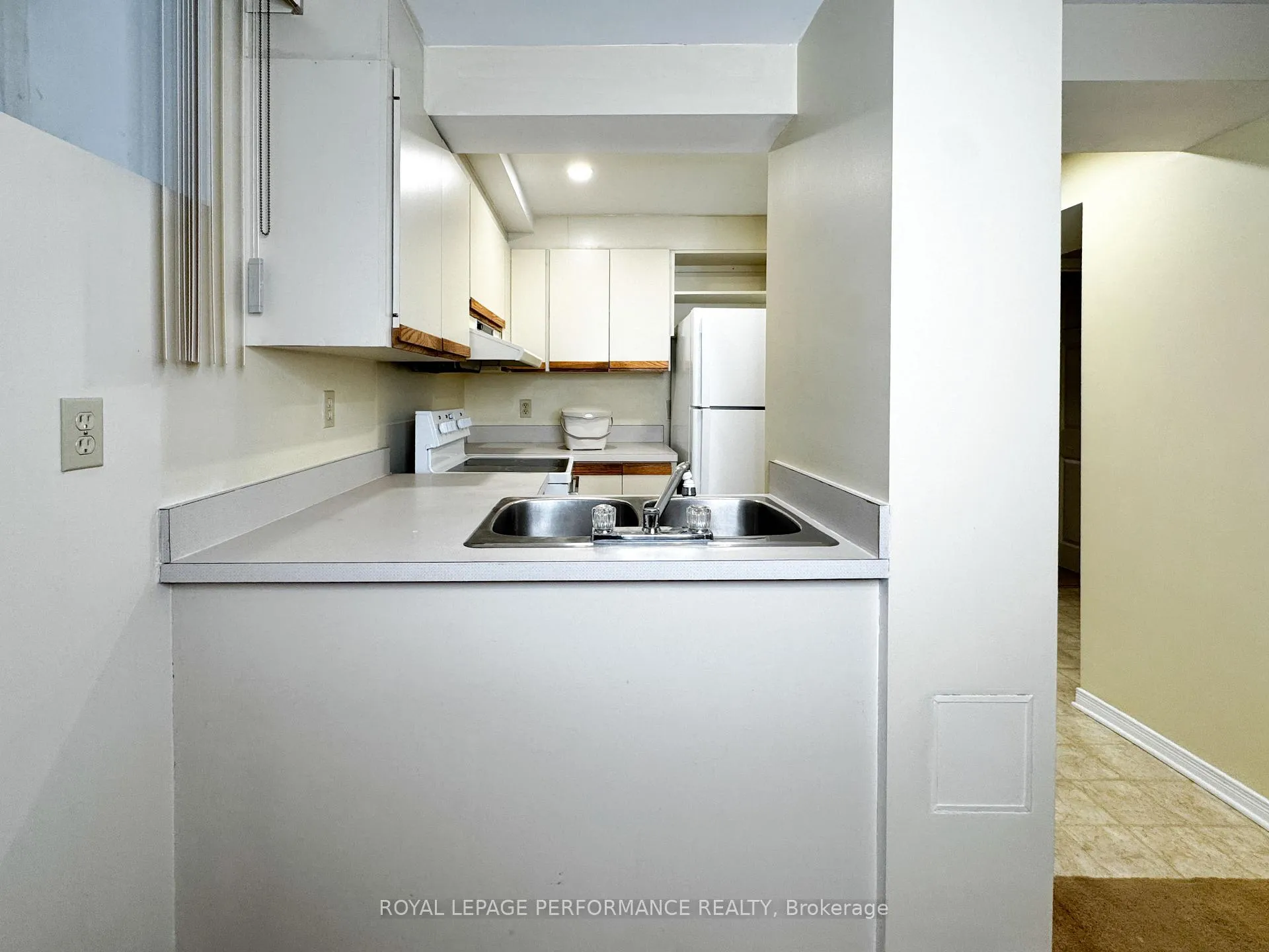 Photo 5 of Unit 3, 144 Keefer Street, Ottawa, New Edinburgh — HOMEH