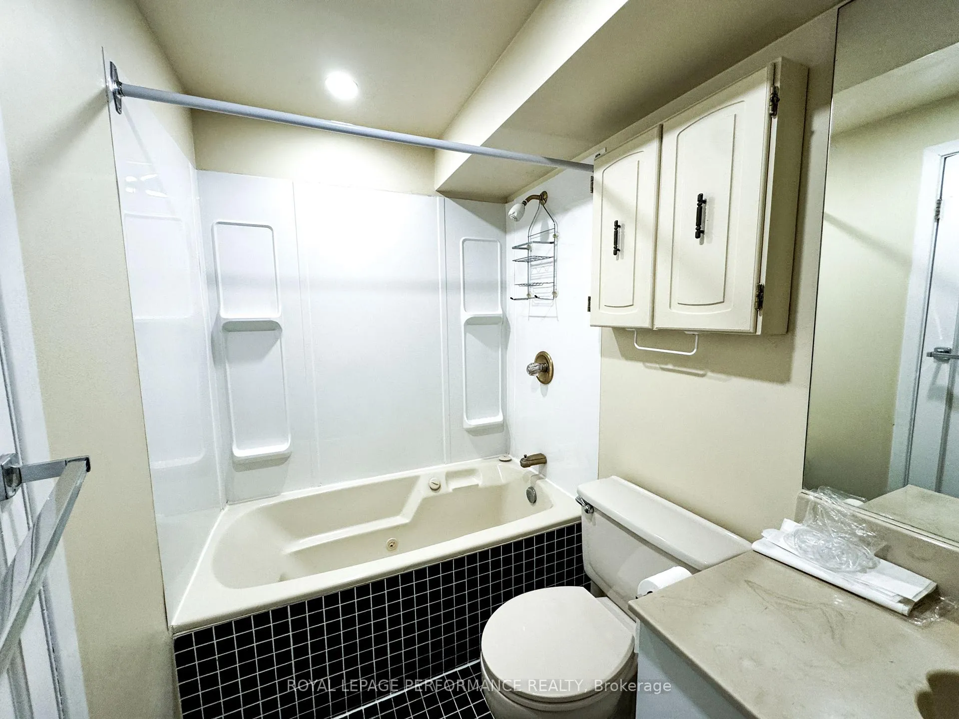 Photo 13 of Unit 3, 144 Keefer Street, Ottawa, New Edinburgh — HOMEH