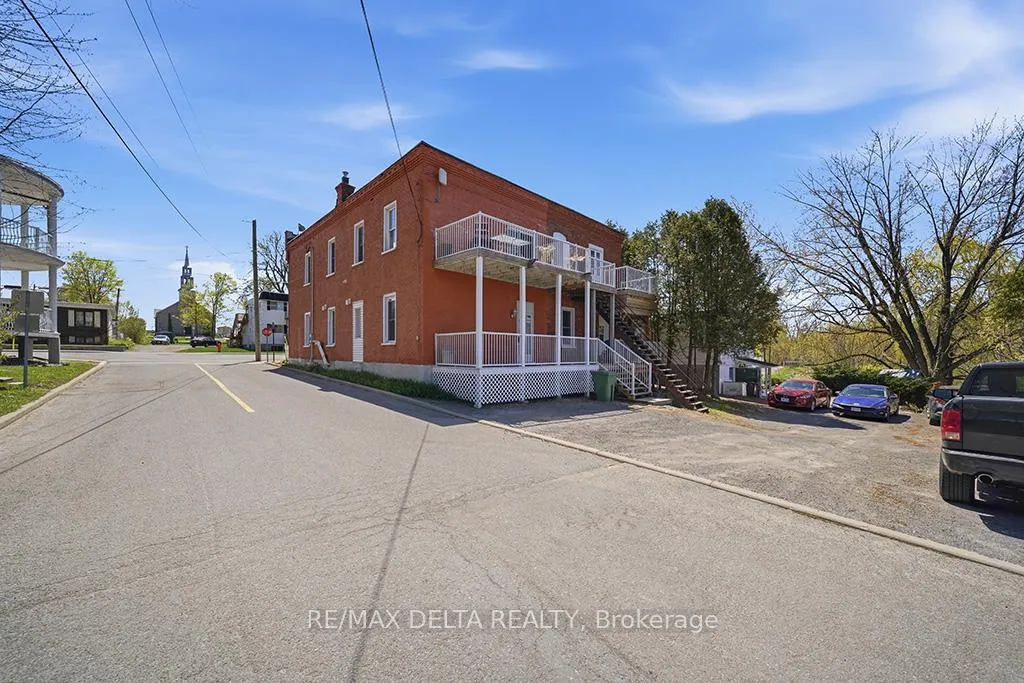 Photo 6 of 1040-1042 King Street, Champlain, L'Orignal — HOMEH