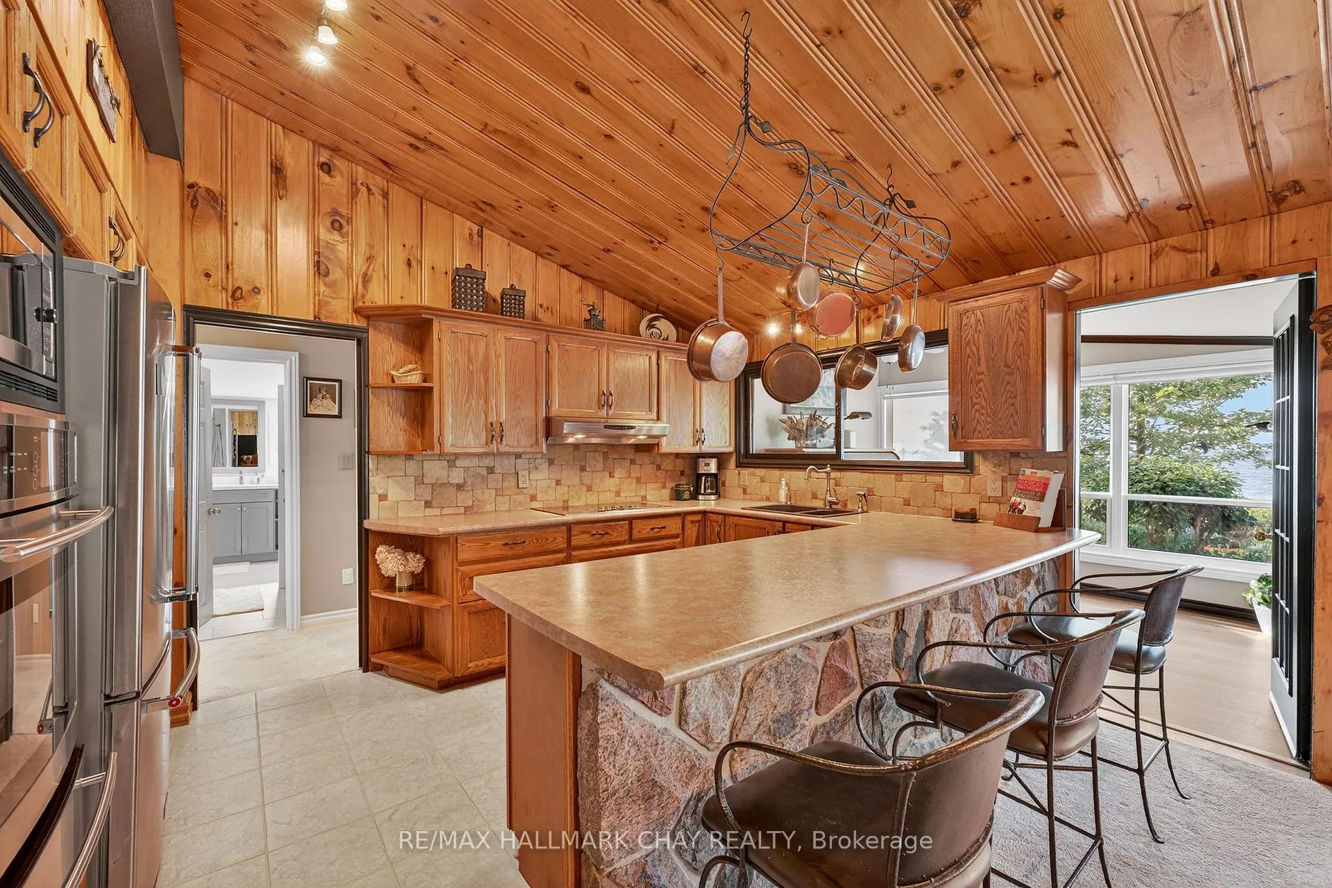 Photo 21 of 7 Lakeshore Road E, Oro-Medonte, Rural Oro-Medonte — HOMEH