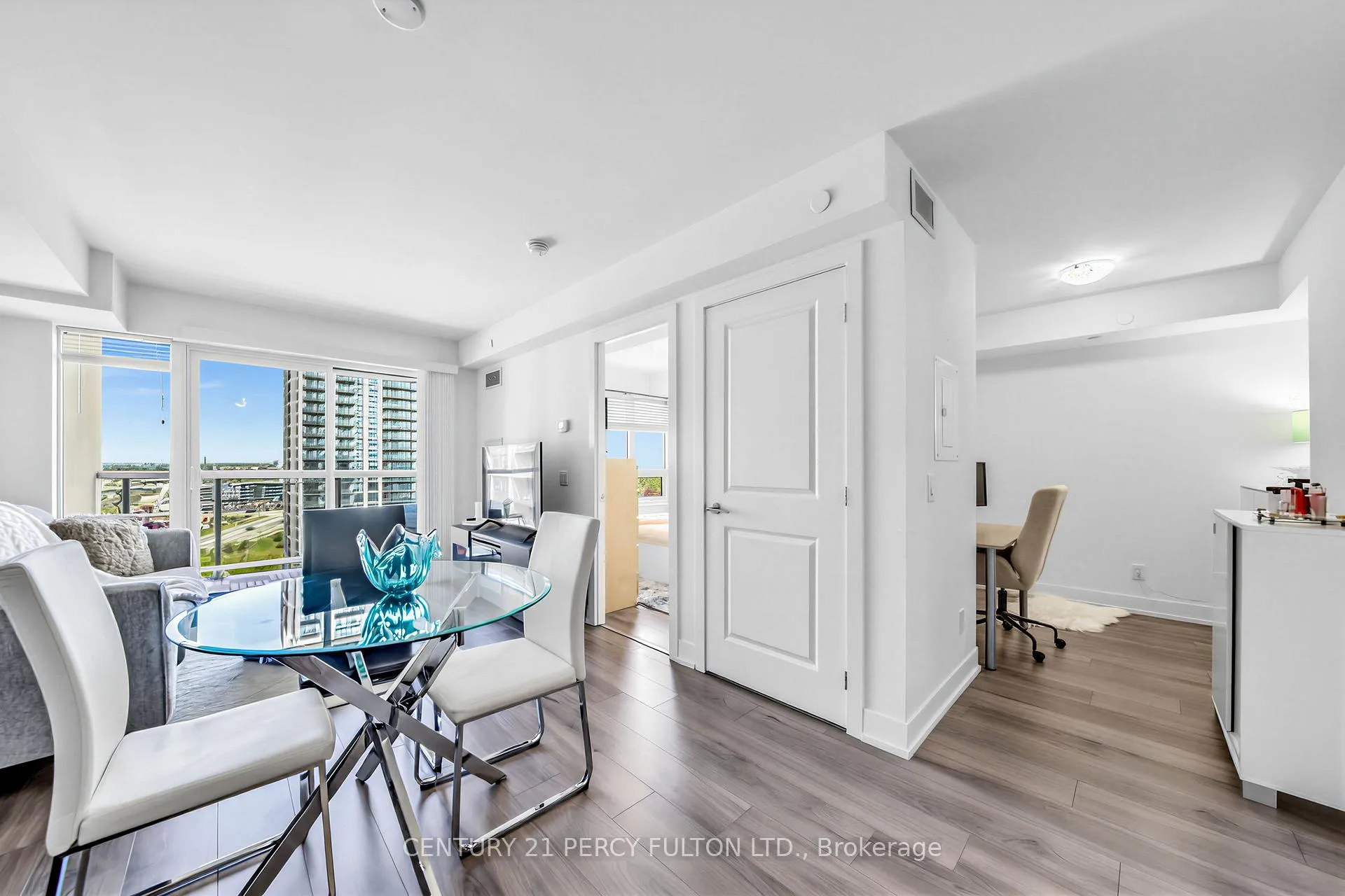 Photo 3 of Unit 1303, 1215 Bayly Street, Pickering, Bay Ridges — HOMEH