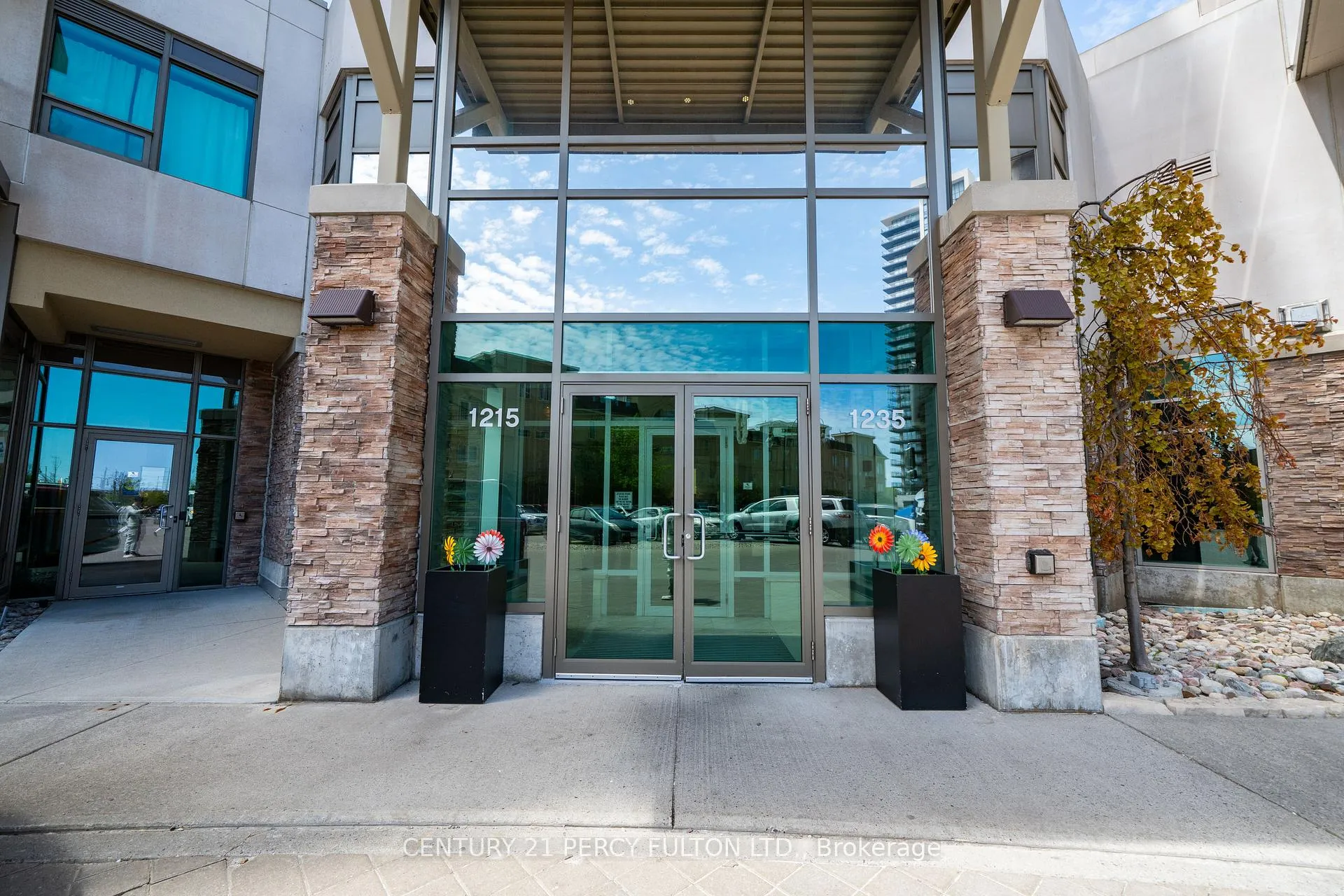 Photo 26 of Unit 1303, 1215 Bayly Street, Pickering, Bay Ridges — HOMEH
