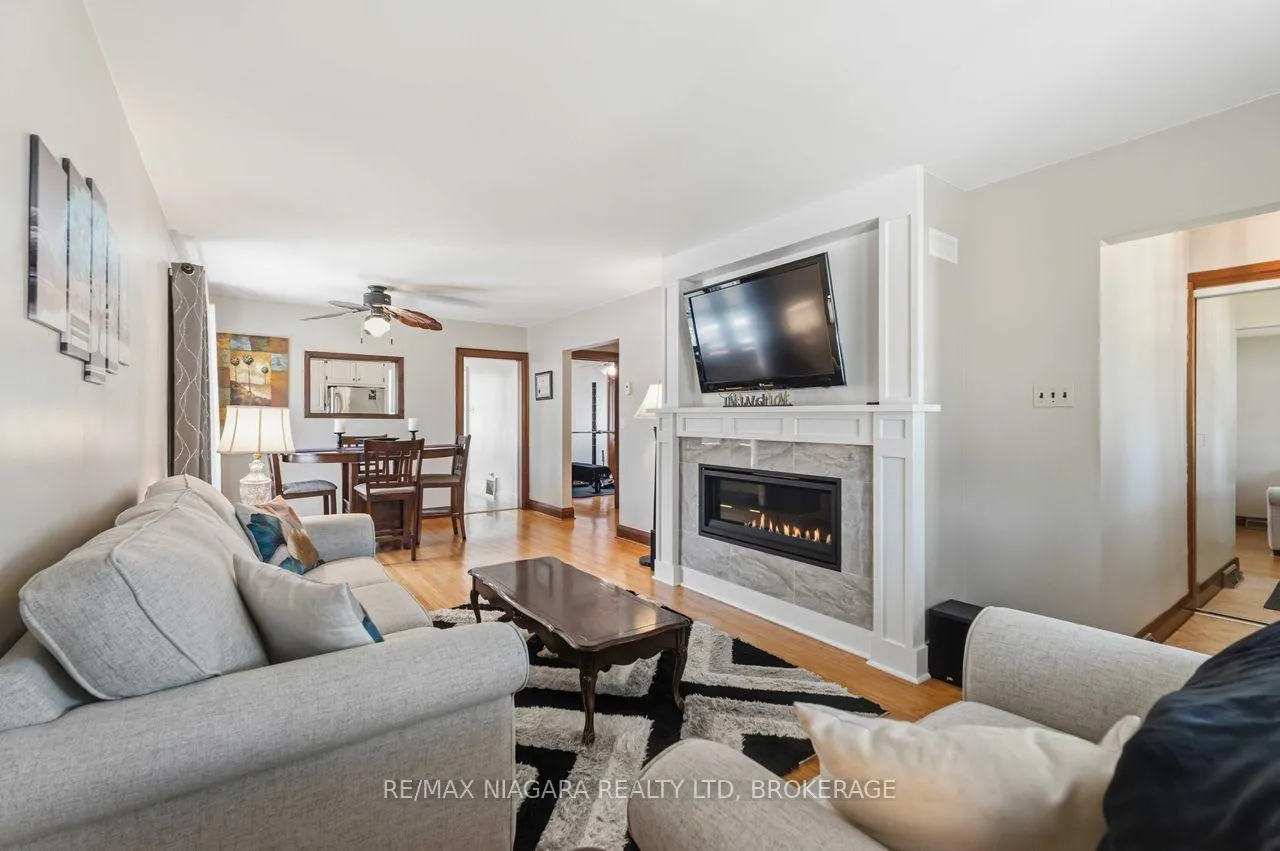 Photo 4 of 358 Sugarloaf Street, Port Colborne, Sugarloaf — HOMEH
