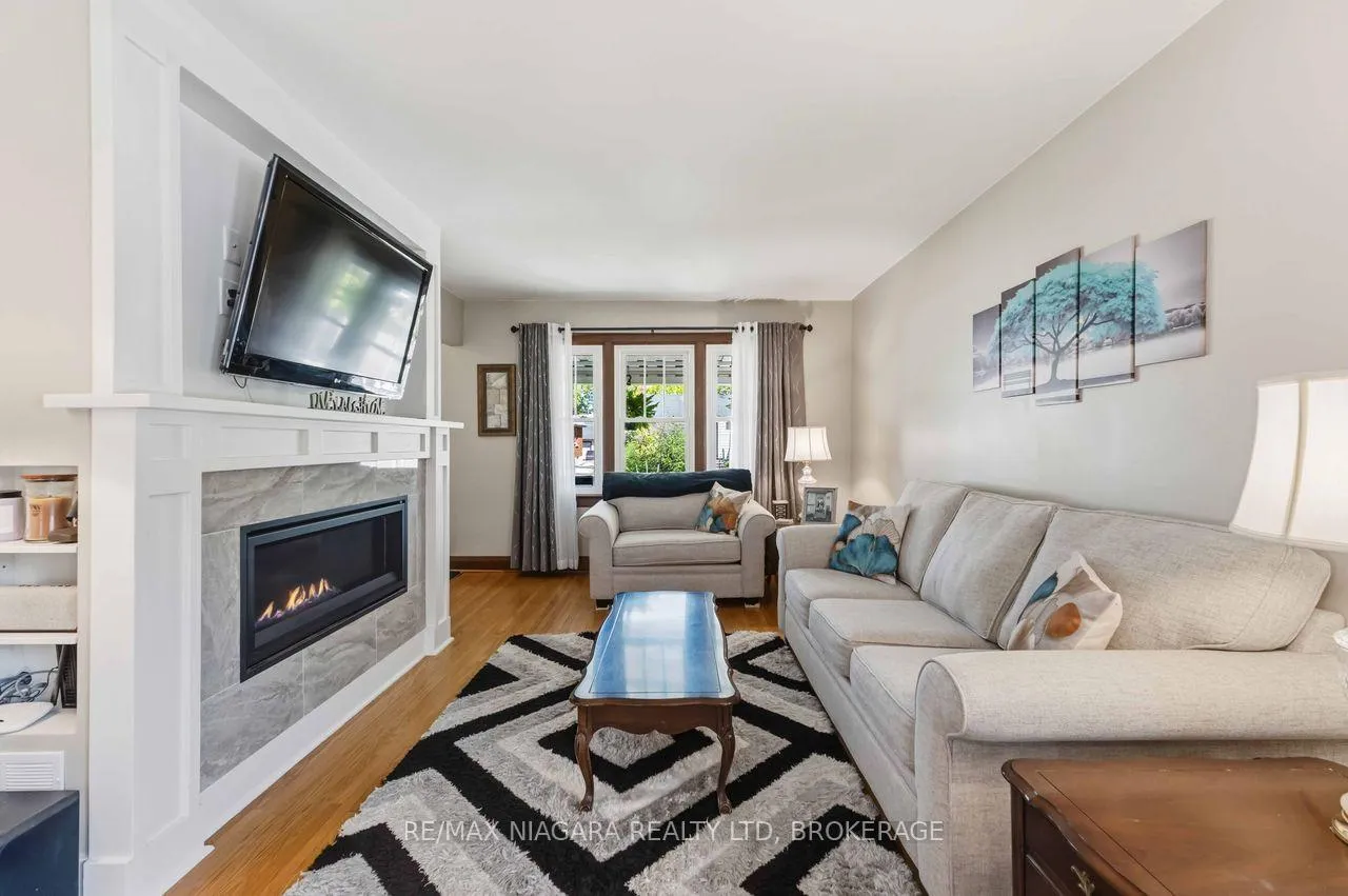Photo 6 of 358 Sugarloaf Street, Port Colborne, Sugarloaf — HOMEH