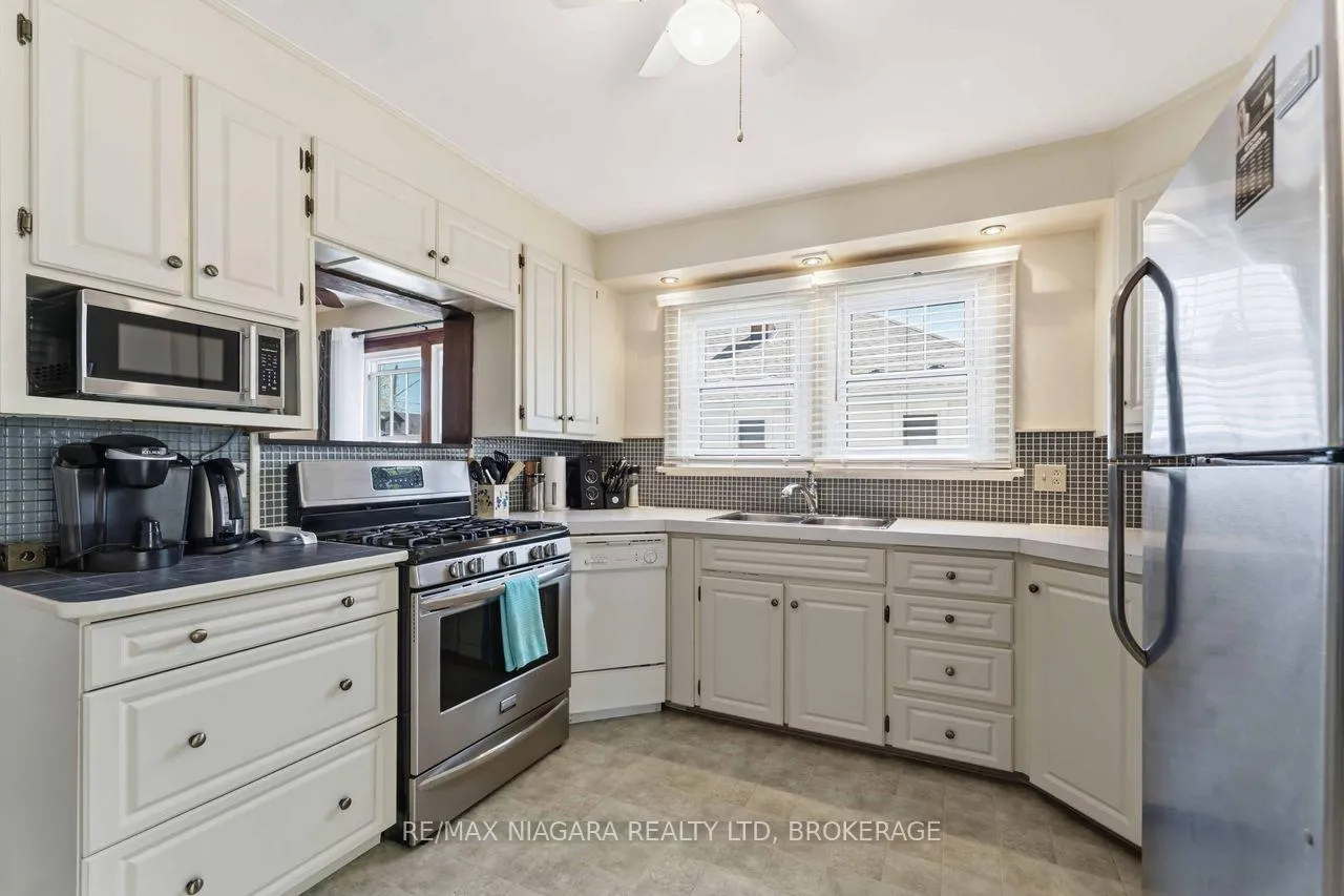 Photo 13 of 358 Sugarloaf Street, Port Colborne, Sugarloaf — HOMEH