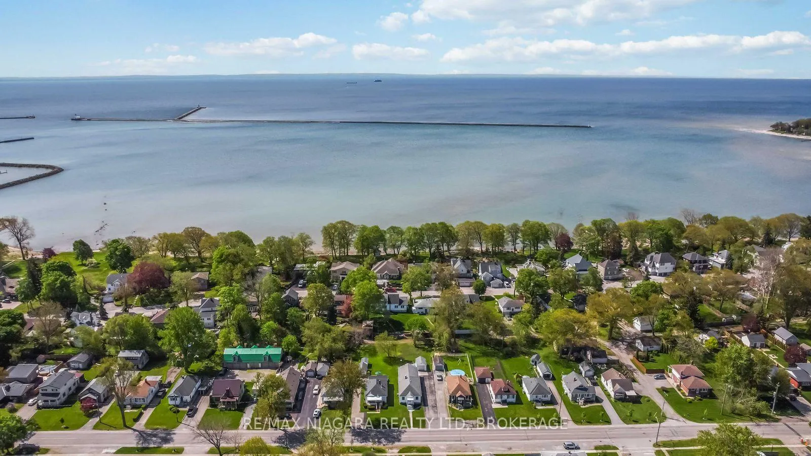 Photo 40 of 358 Sugarloaf Street, Port Colborne, Sugarloaf — HOMEH