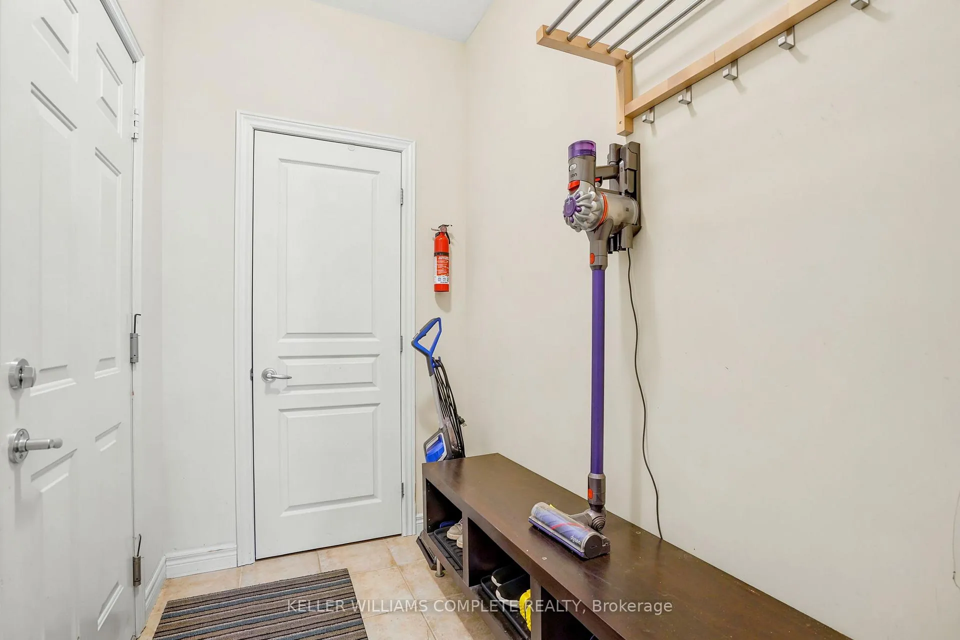 Photo 8 of 16 Oldmill Road, Hamilton, Ancaster — HOMEH