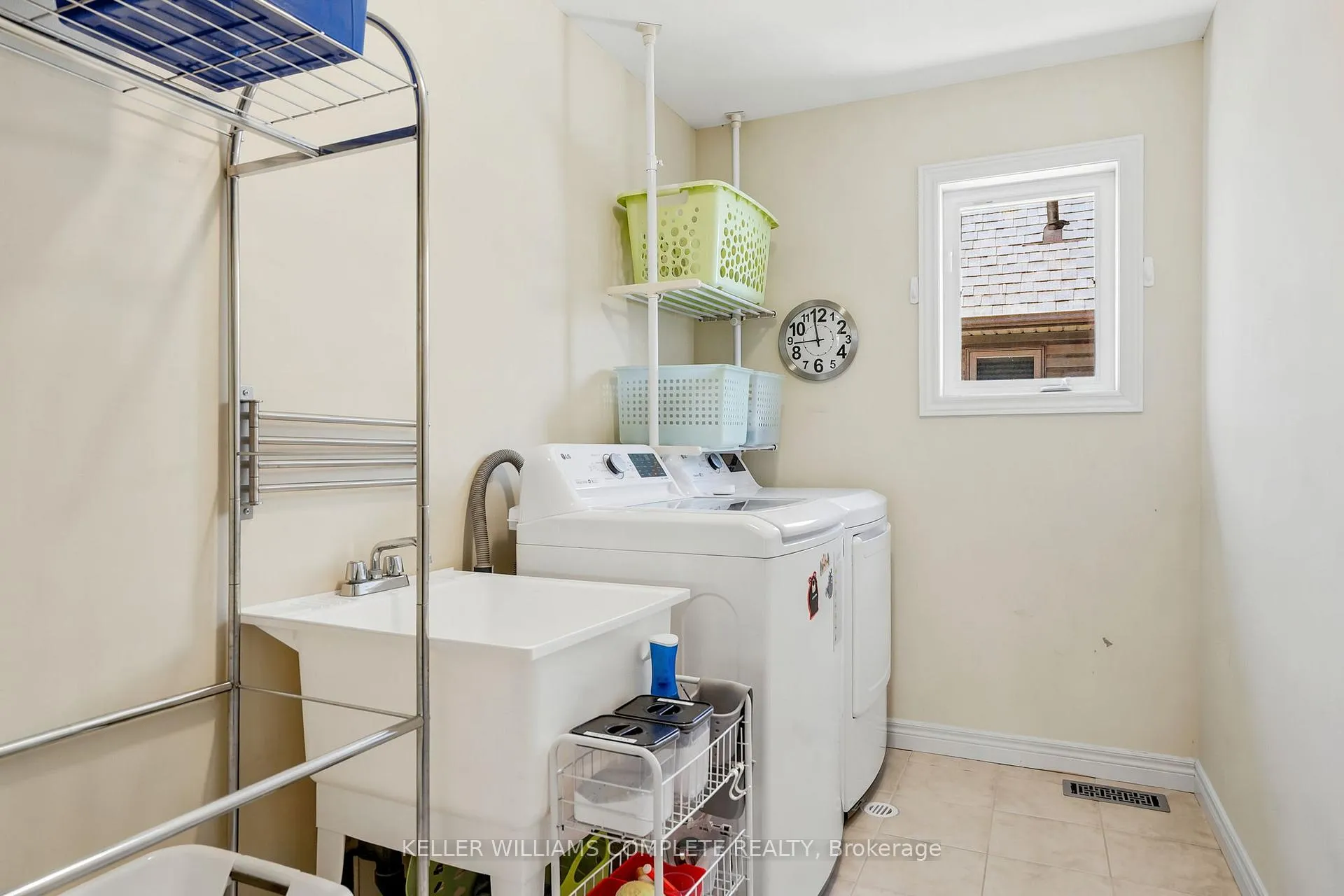 Photo 23 of 16 Oldmill Road, Hamilton, Ancaster — HOMEH