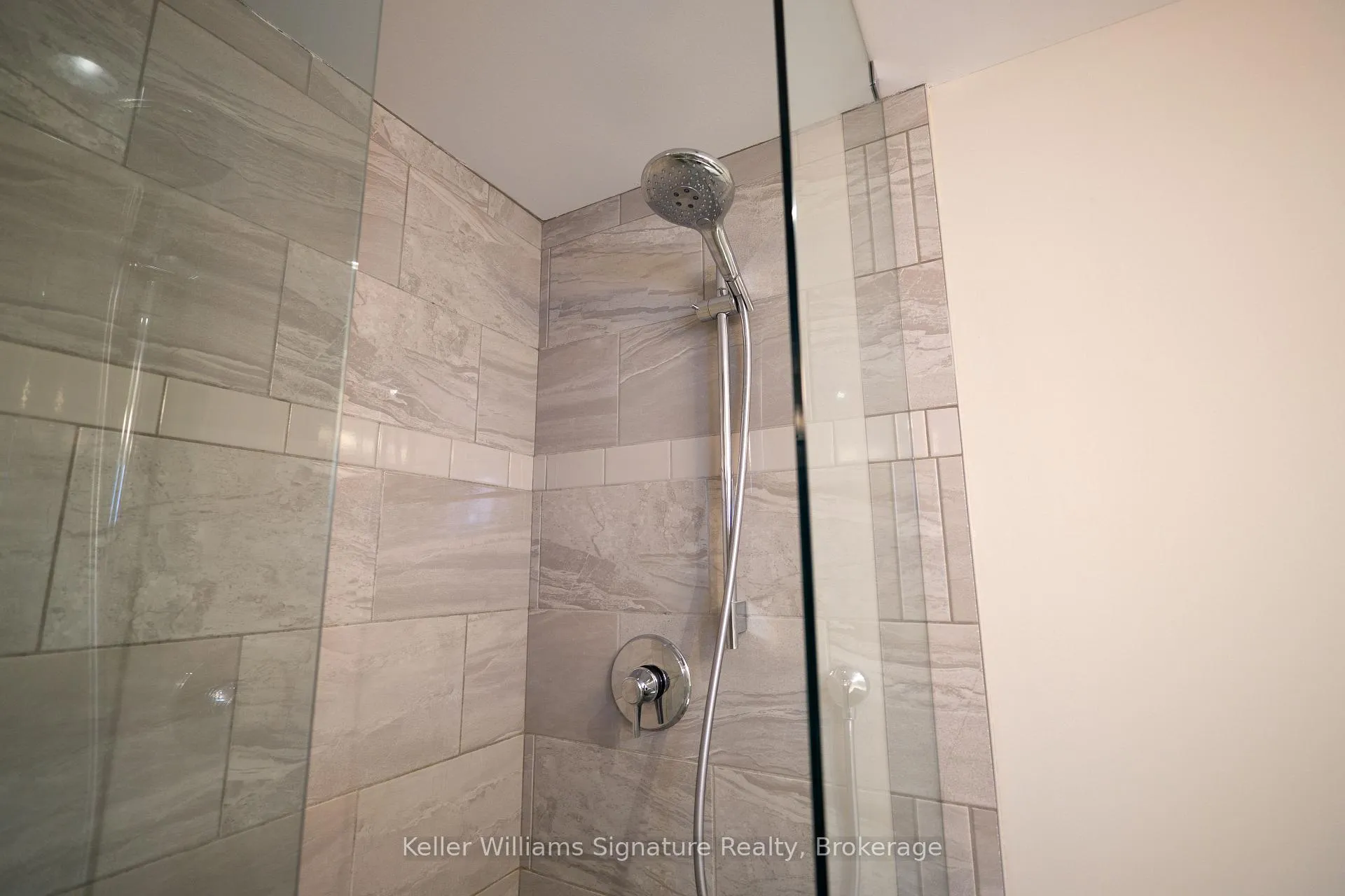 Photo 40 of 503 Wicklow Road, Burlington, Shoreacres — HOMEH