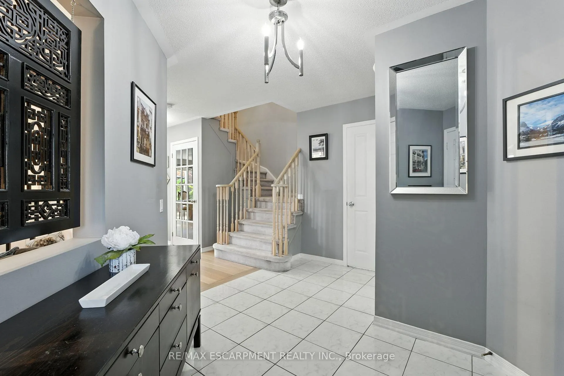Photo 5 of 88 Grindstone Way, Hamilton, Waterdown — HOMEH