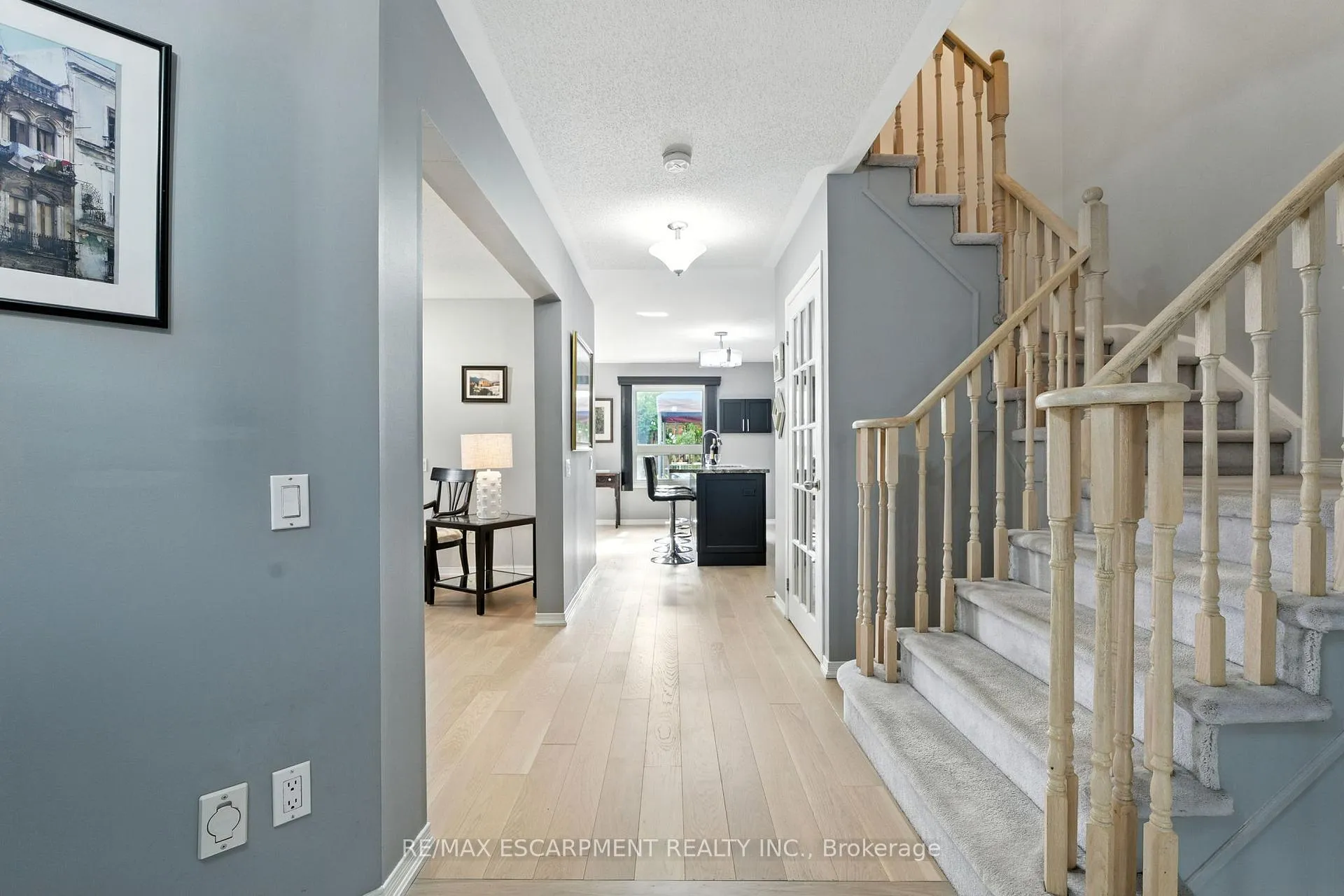 Photo 6 of 88 Grindstone Way, Hamilton, Waterdown — HOMEH