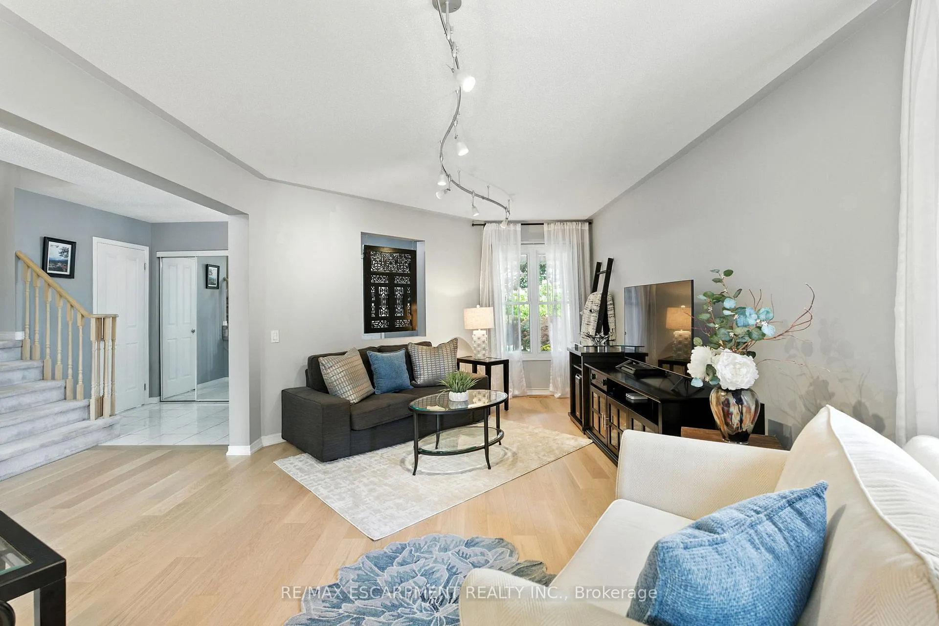 Photo 7 of 88 Grindstone Way, Hamilton, Waterdown — HOMEH