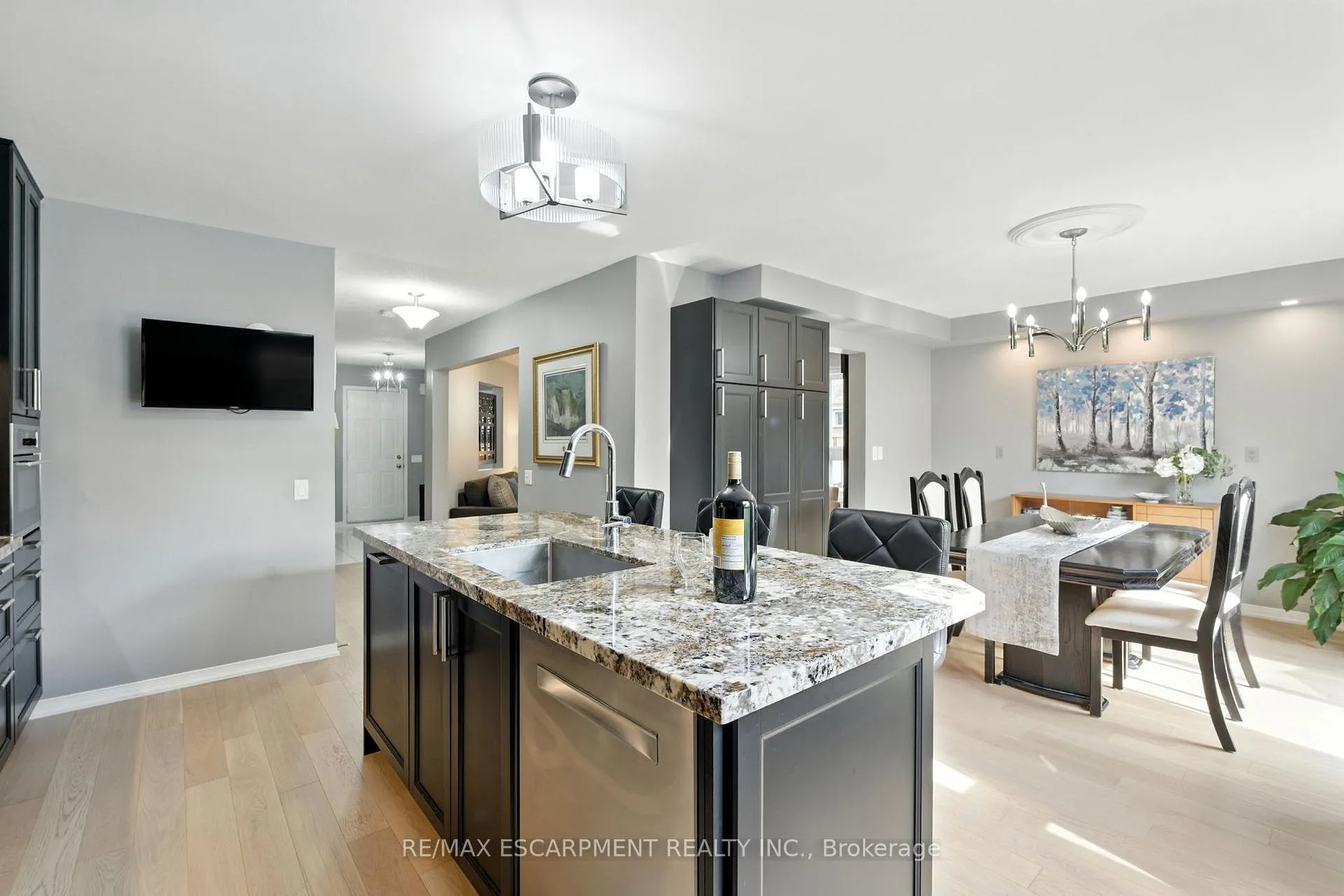 Photo 16 of 88 Grindstone Way, Hamilton, Waterdown — HOMEH