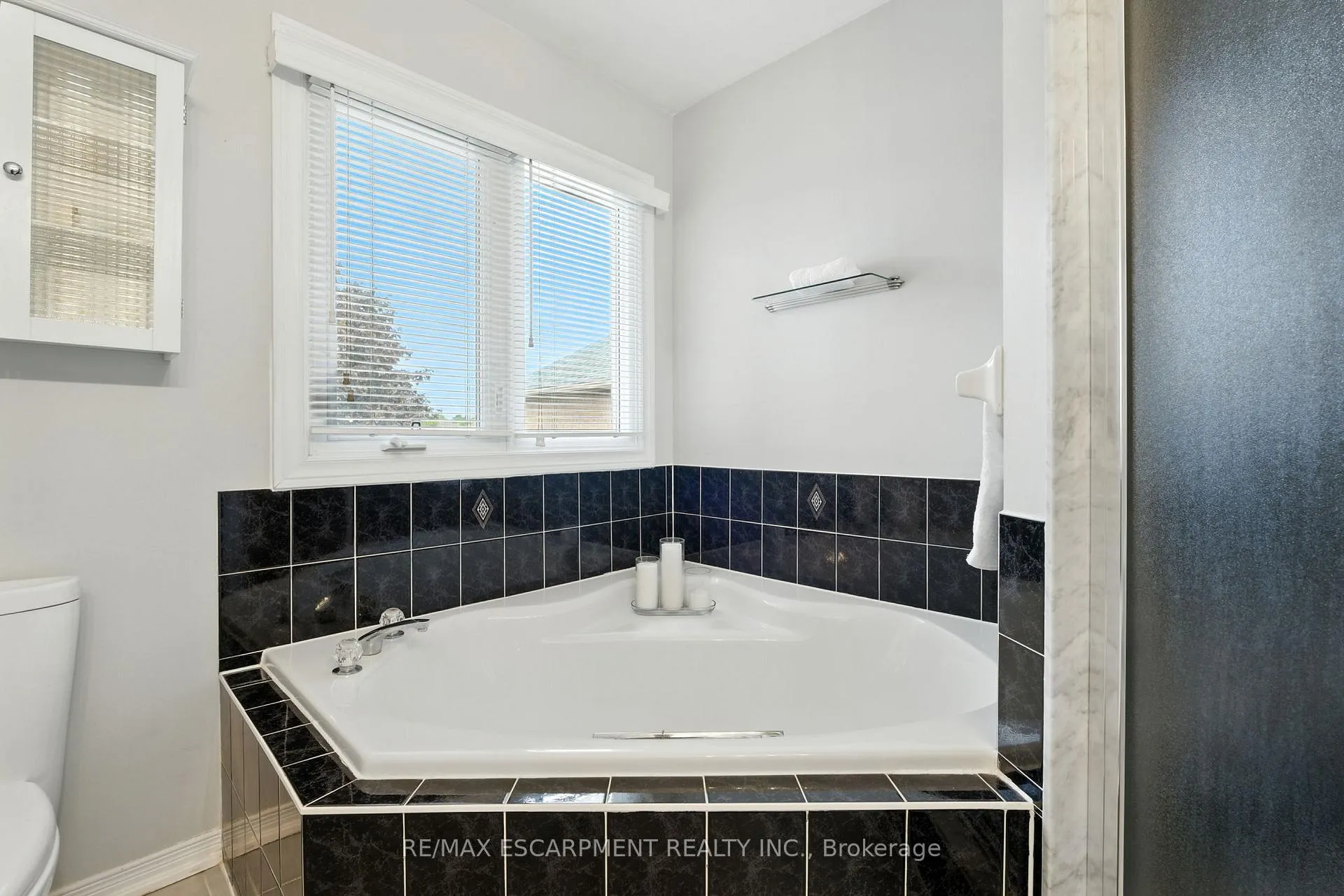Photo 22 of 88 Grindstone Way, Hamilton, Waterdown — HOMEH