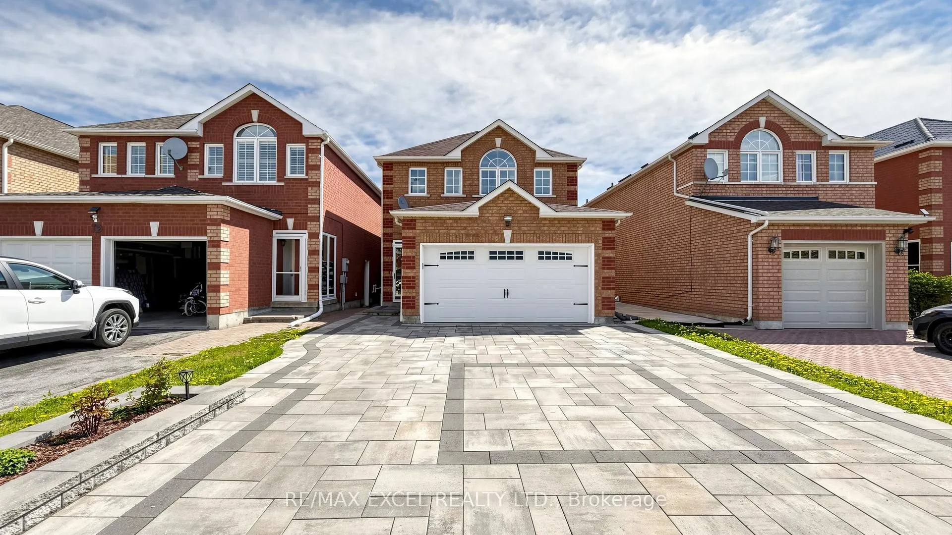 Photo 1 of 70 Stella Drive, Markham, Middlefield — HOMEH