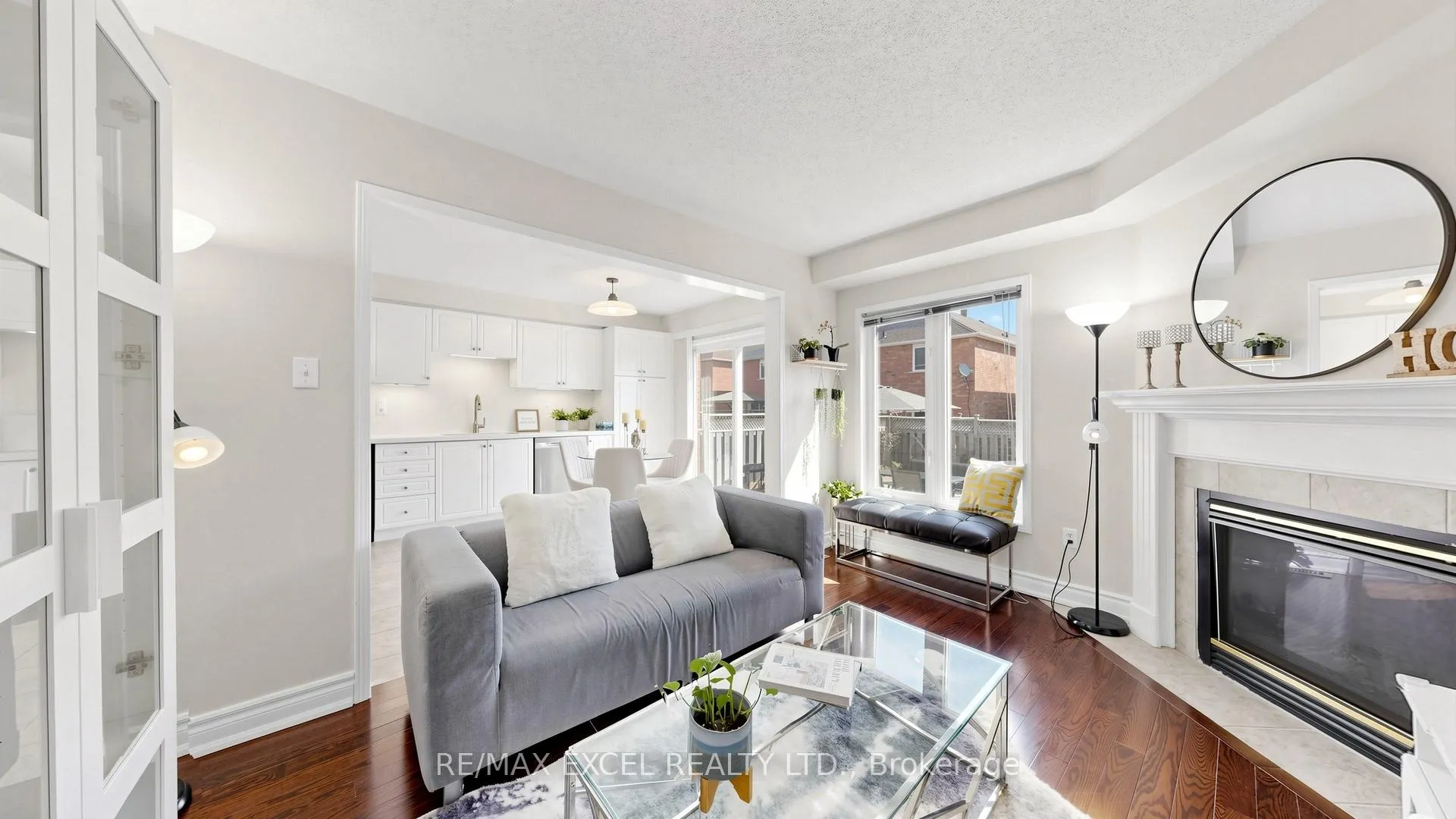 Photo 12 of 70 Stella Drive, Markham, Middlefield — HOMEH