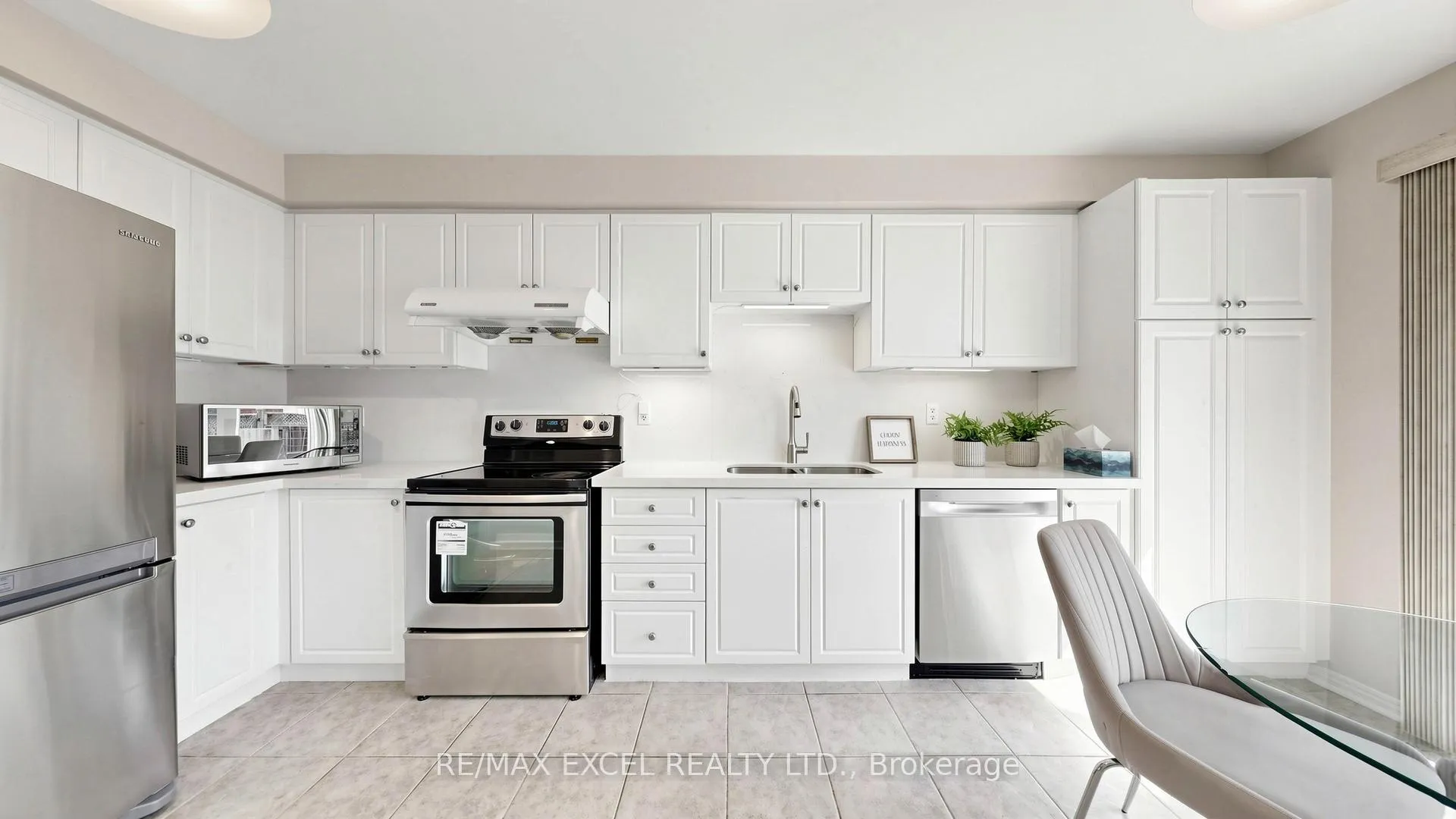 Photo 16 of 70 Stella Drive, Markham, Middlefield — HOMEH