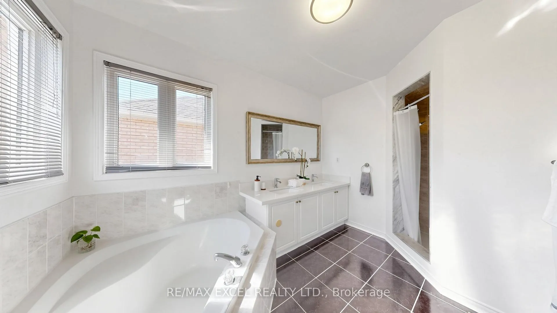 Photo 27 of 70 Stella Drive, Markham, Middlefield — HOMEH