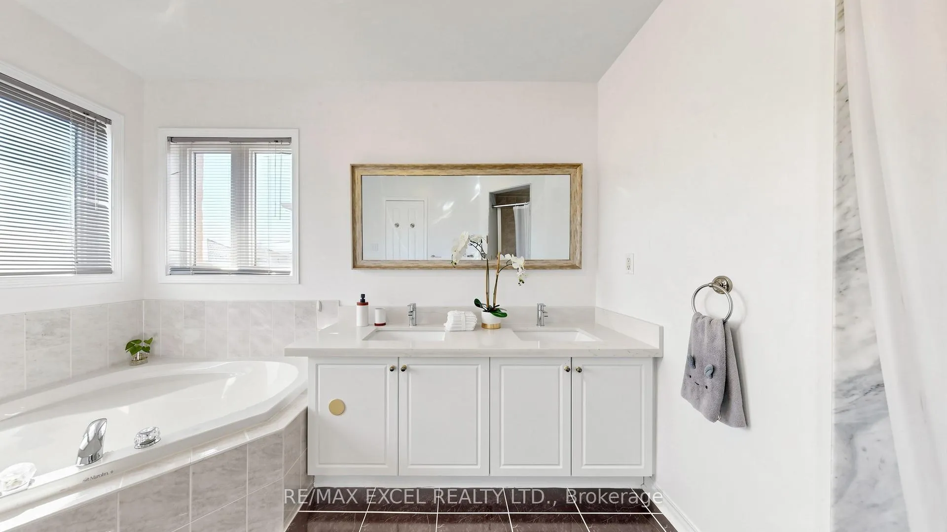 Photo 28 of 70 Stella Drive, Markham, Middlefield — HOMEH