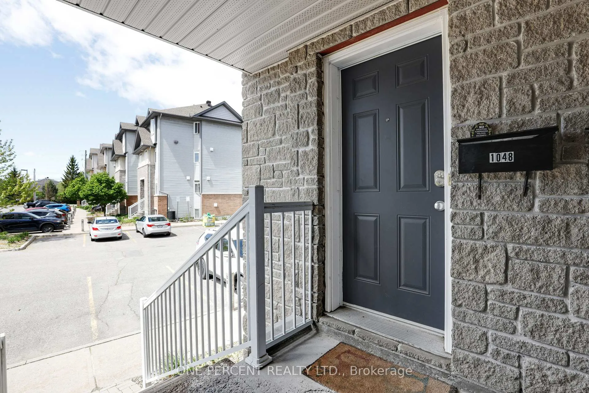 Photo 4 of 1048 Redtail Private, Ottawa, Cyrville — HOMEH
