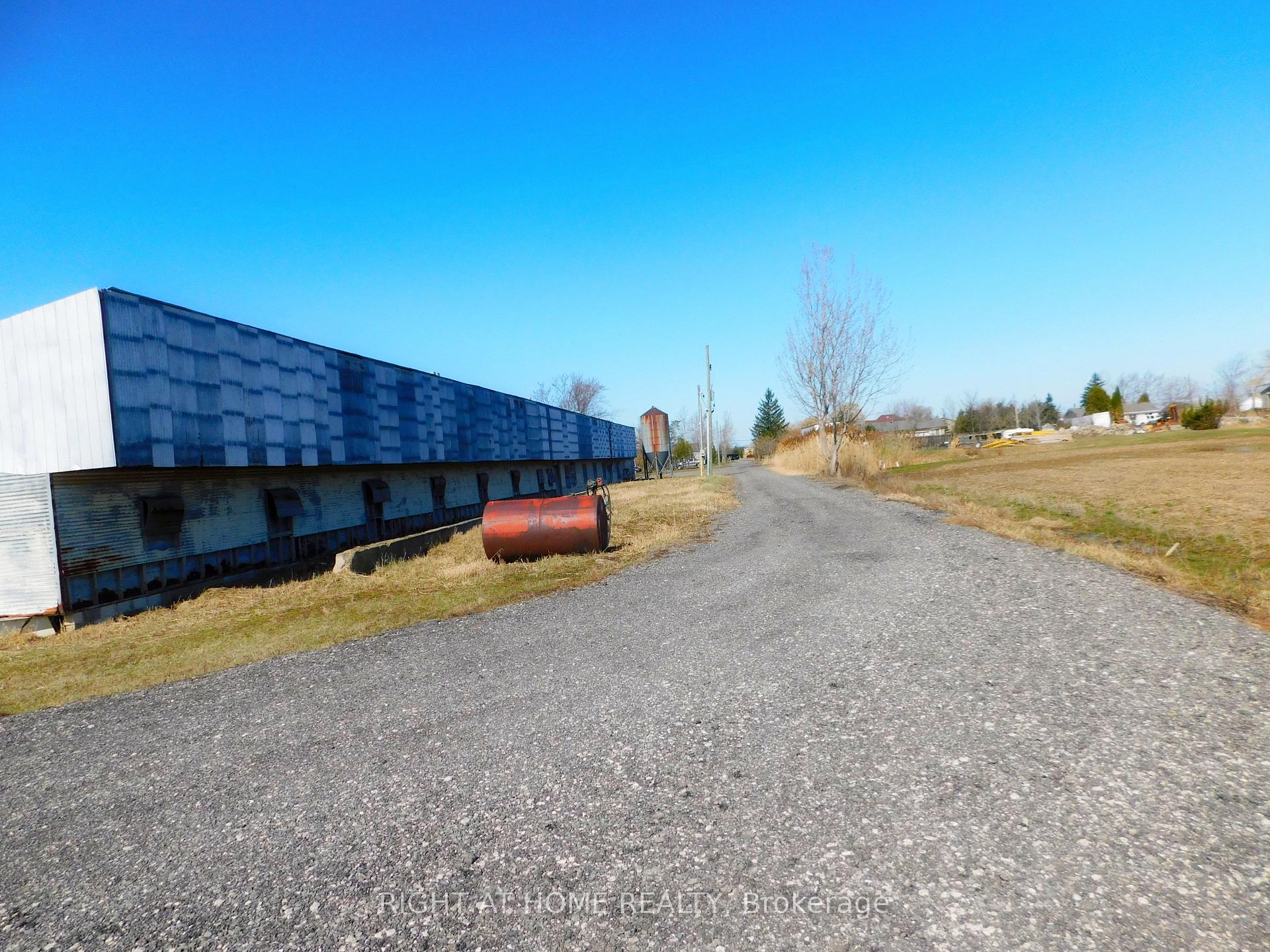 Photo 3 of 96 Second Road E, Hamilton, Rural Stoney Creek — HOMEH