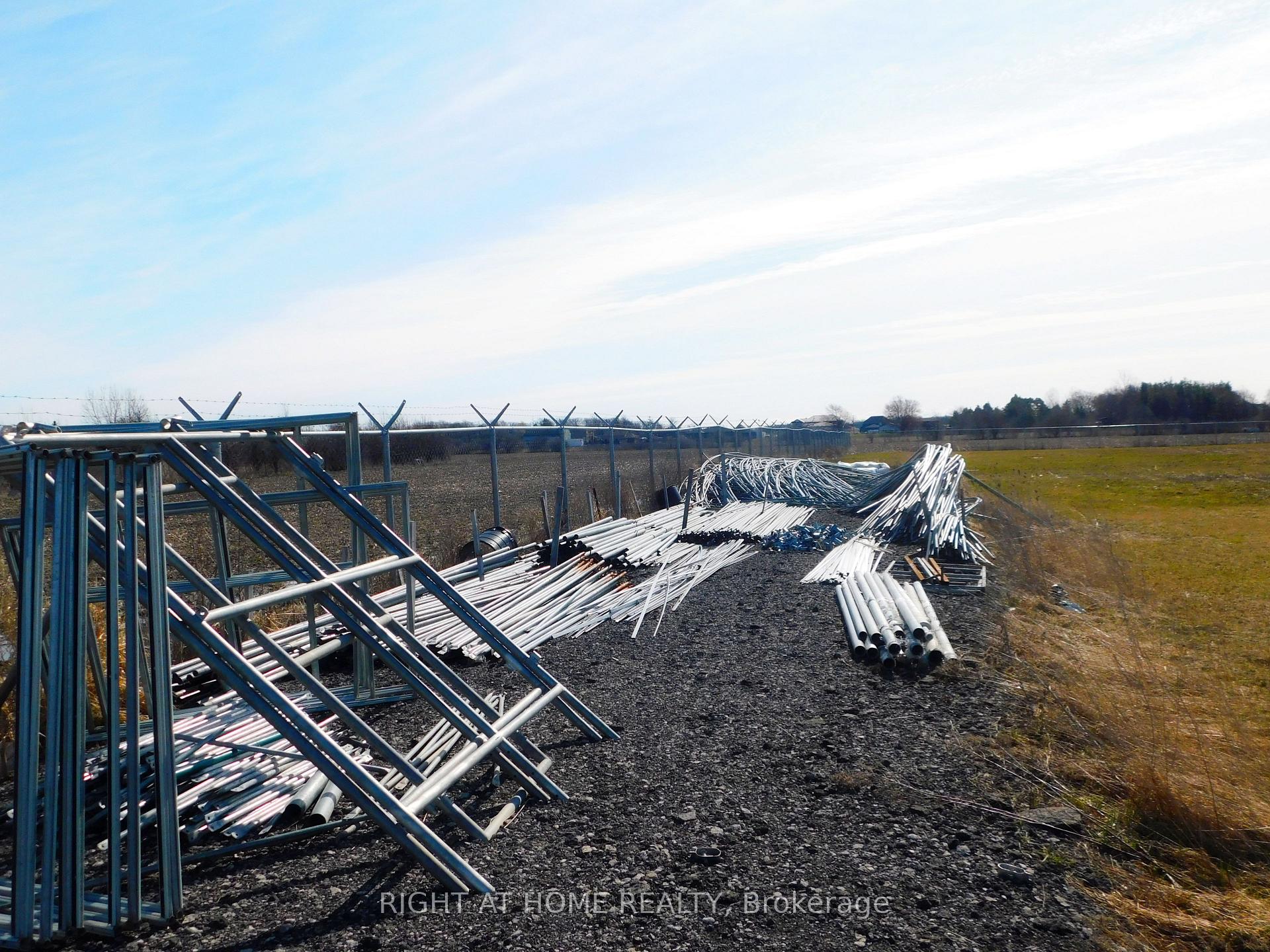 Photo 4 of 96 Second Road E, Hamilton, Rural Stoney Creek — HOMEH