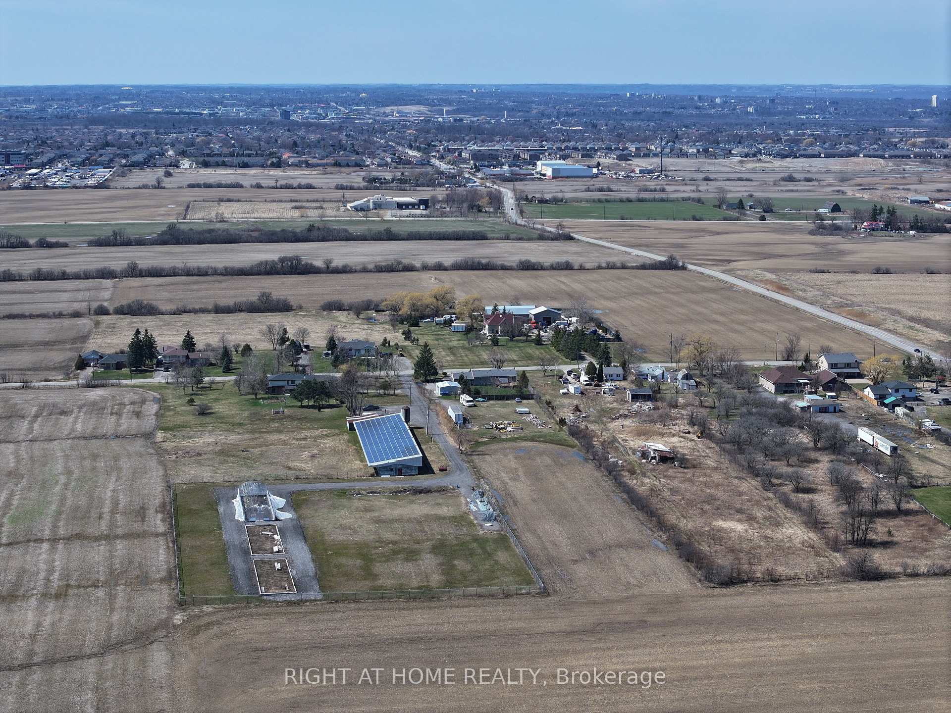 Photo 6 of 96 Second Road E, Hamilton, Rural Stoney Creek — HOMEH