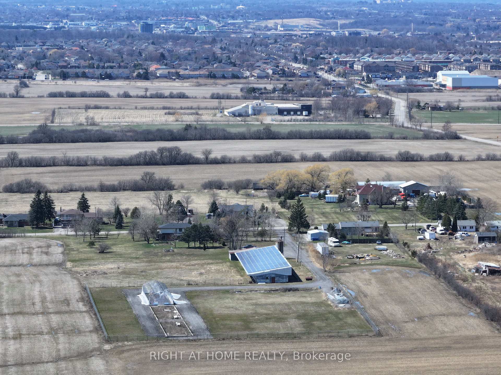 Photo 7 of 96 Second Road E, Hamilton, Rural Stoney Creek — HOMEH