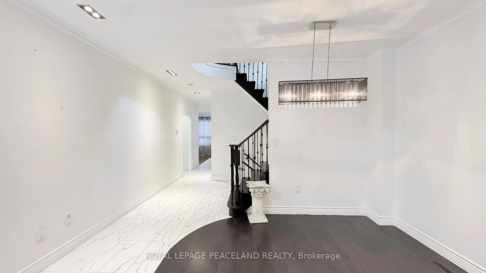 Photo 2 of 110 Annina Crescent, Markham, Village Green-South Unionville — HOMEH