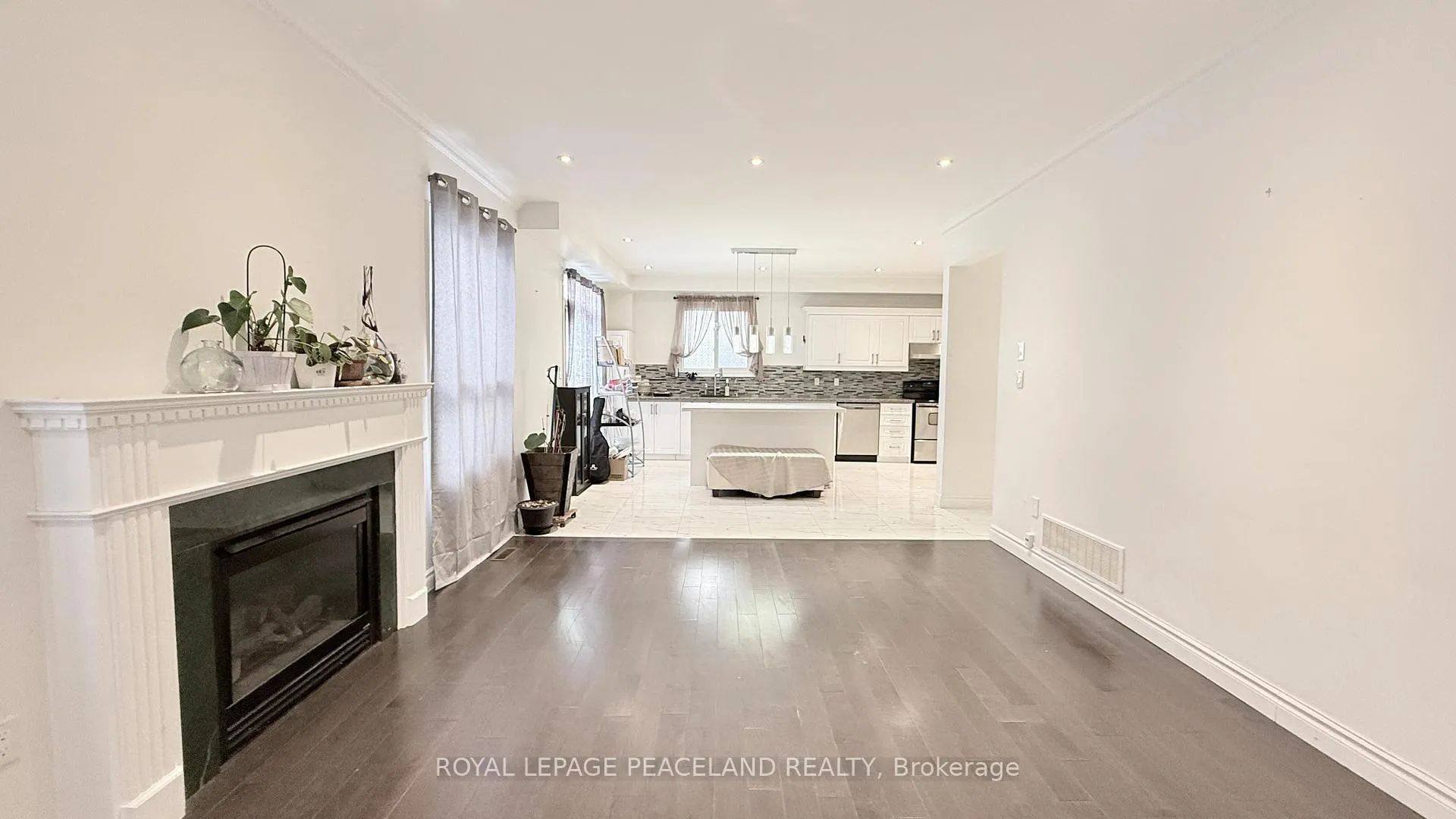 Photo 8 of 110 Annina Crescent, Markham, Village Green-South Unionville — HOMEH