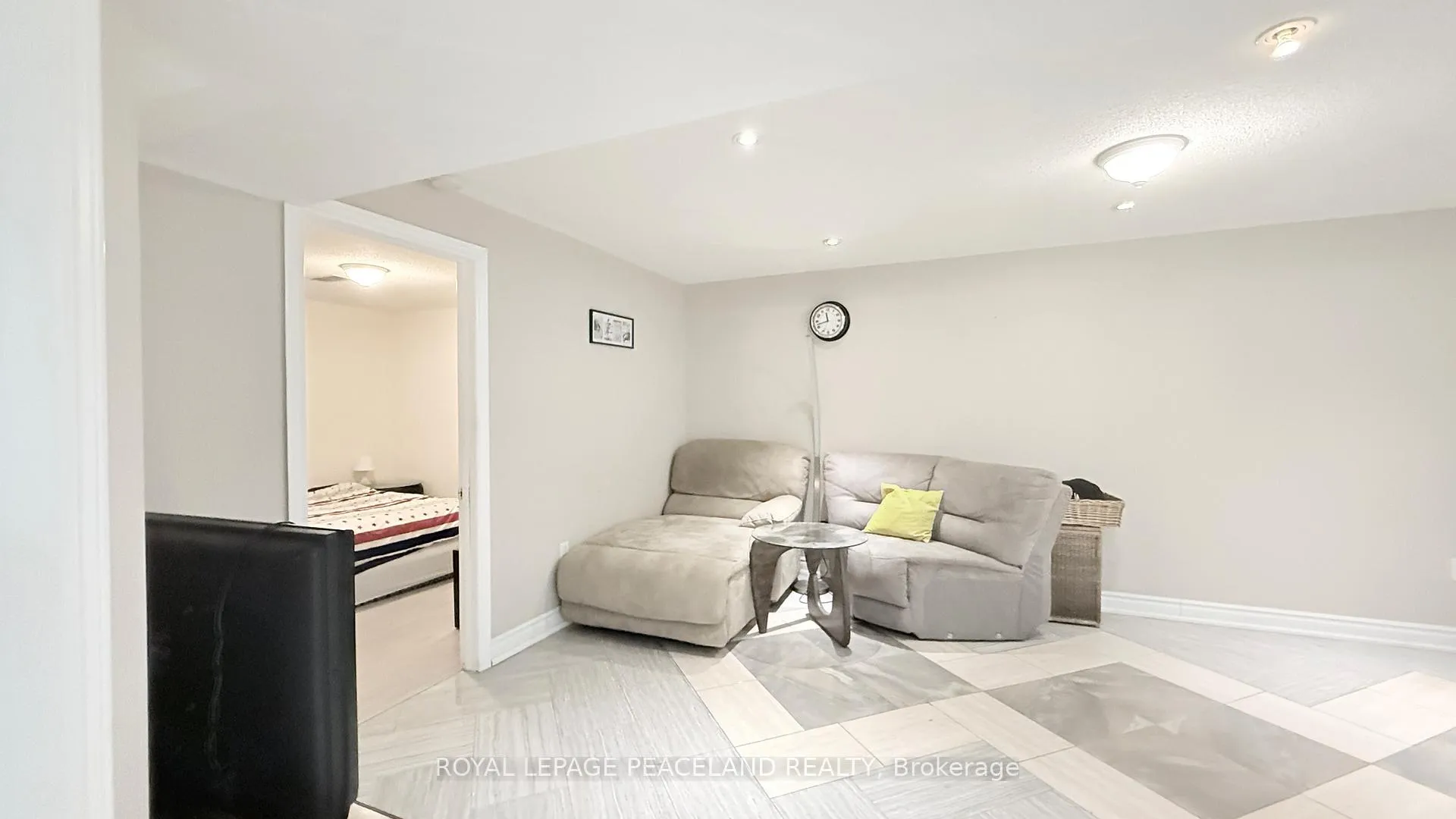 Photo 32 of 110 Annina Crescent, Markham, Village Green-South Unionville — HOMEH