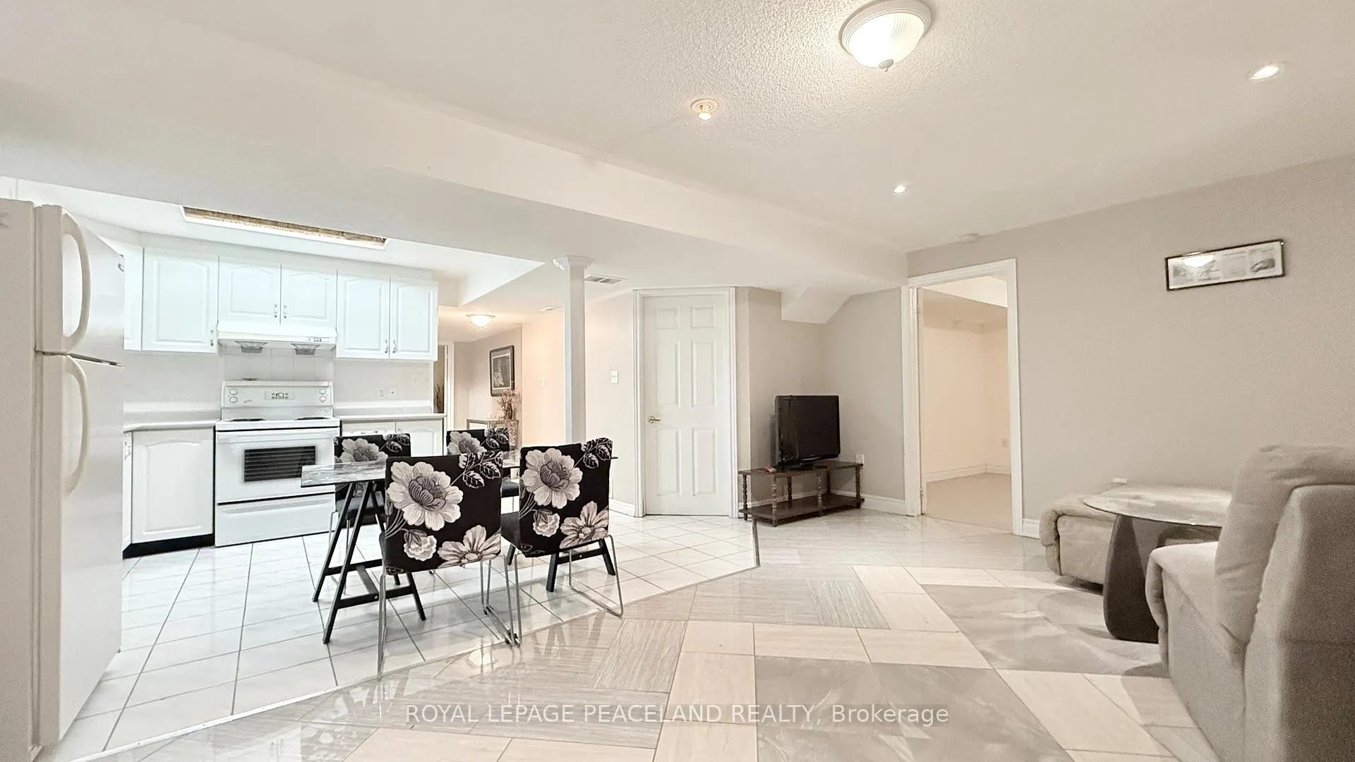 Photo 35 of 110 Annina Crescent, Markham, Village Green-South Unionville — HOMEH