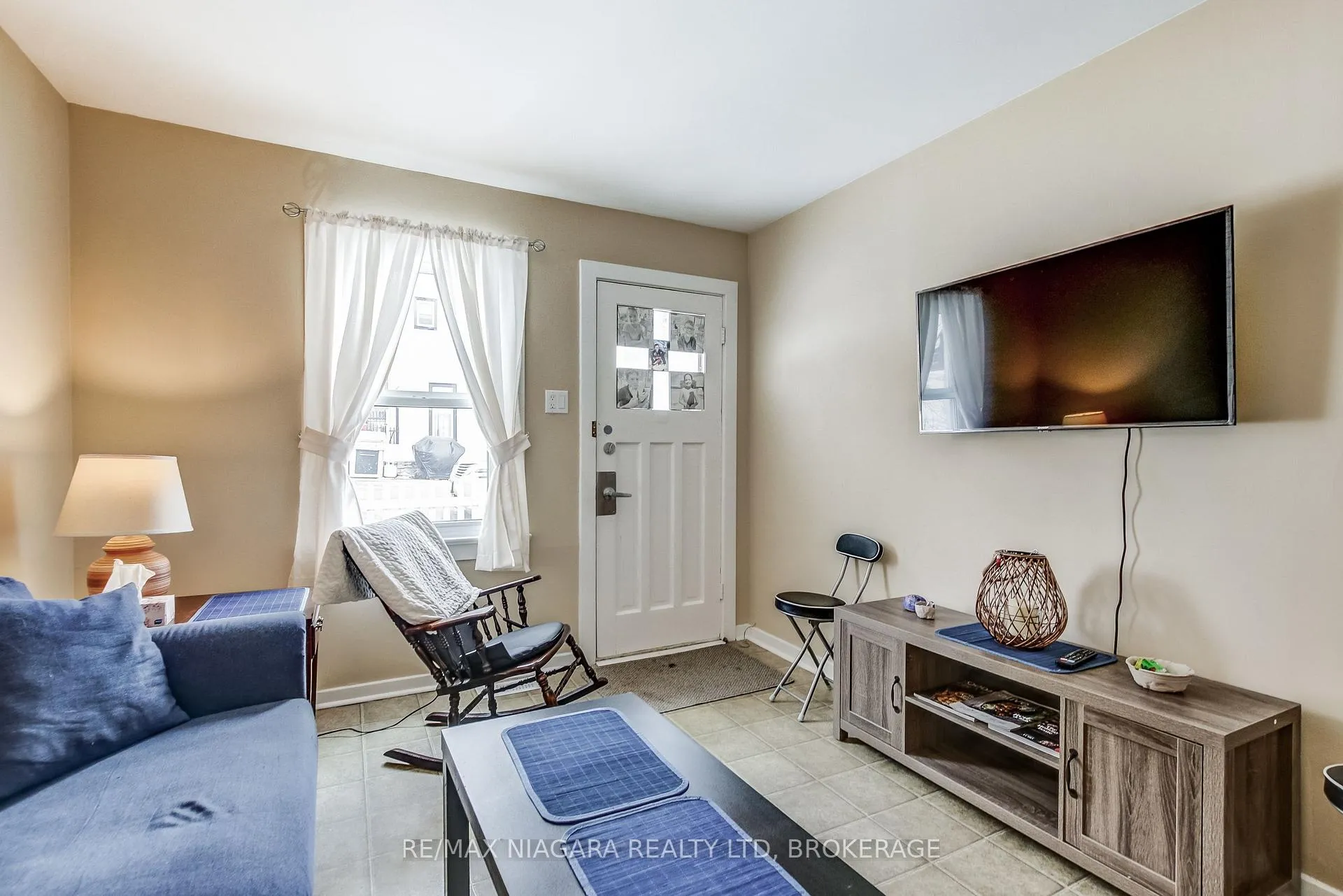 Photo 6 of 8 Catharine Street, Port Colborne, Sugarloaf — HOMEH