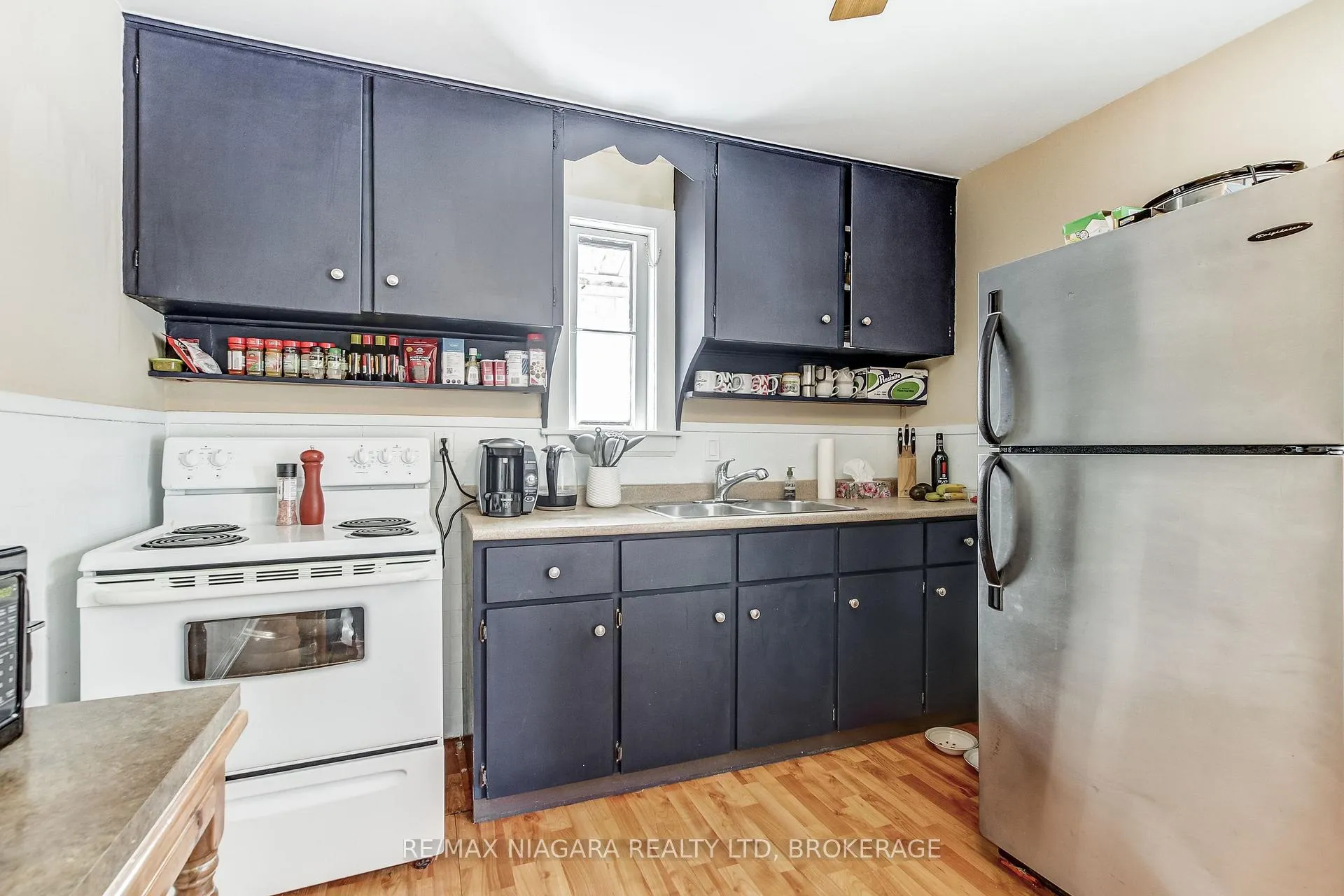 Photo 10 of 8 Catharine Street, Port Colborne, Sugarloaf — HOMEH