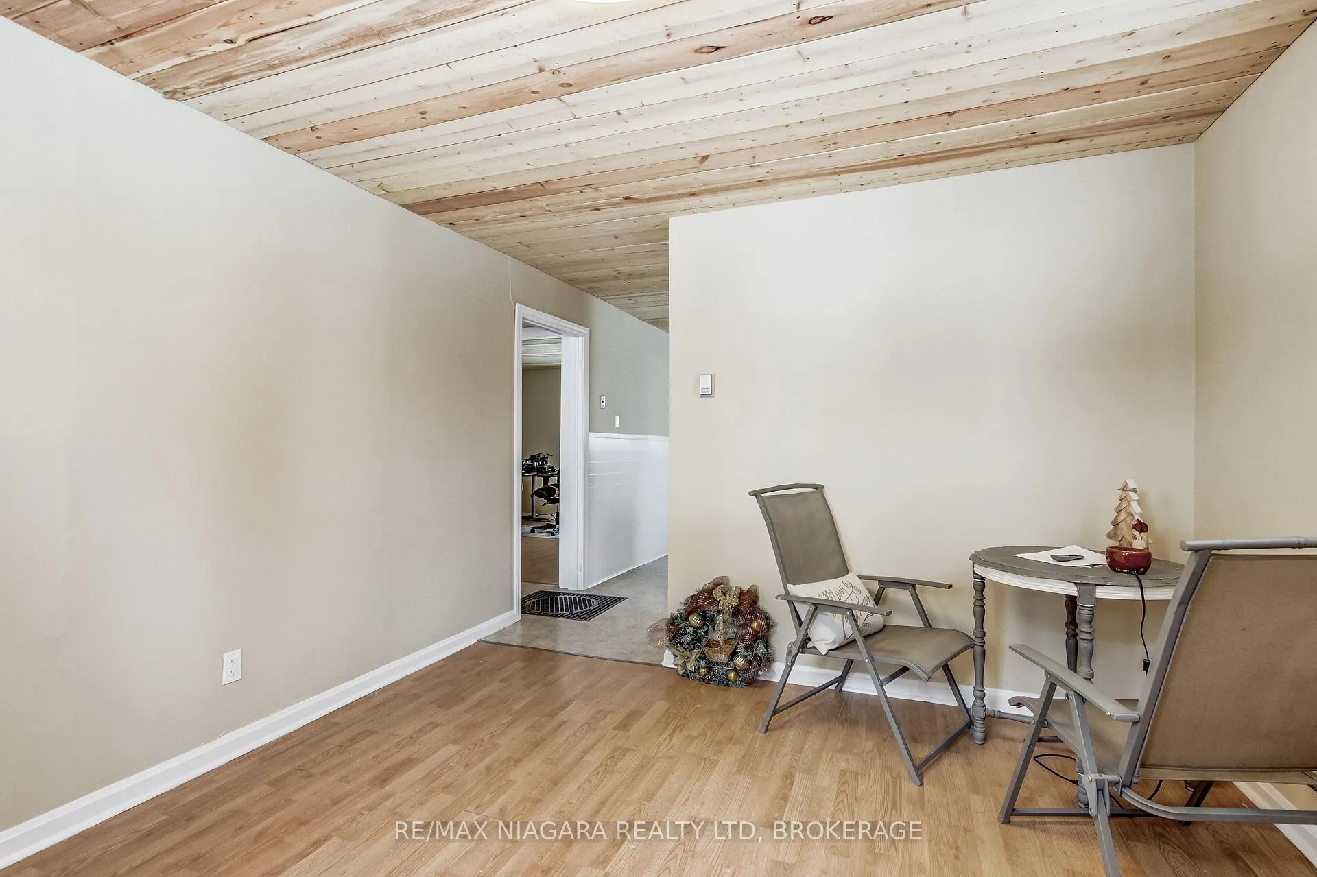 Photo 21 of 8 Catharine Street, Port Colborne, Sugarloaf — HOMEH